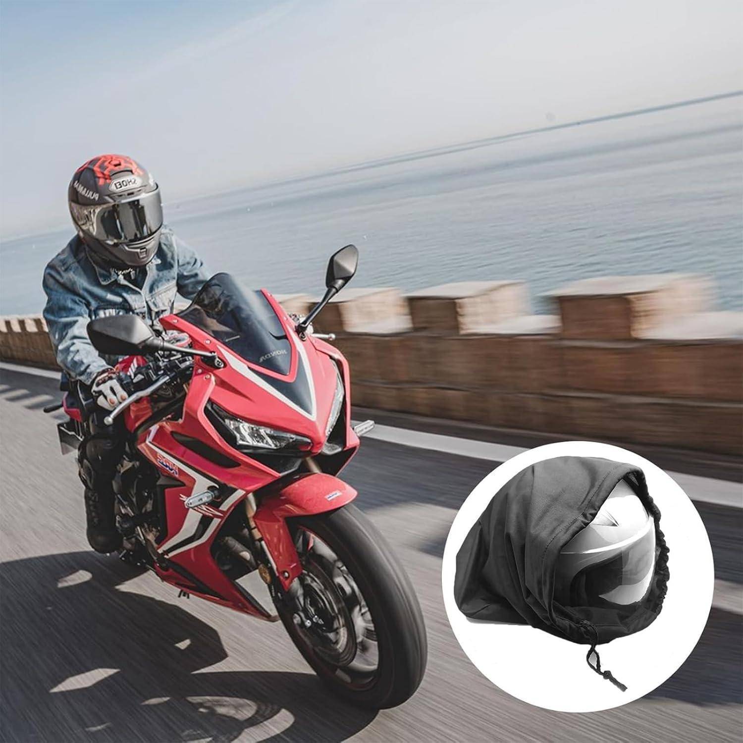 Motorradfahrer auf einem roten Sportmotorrad auf einer Küstenstraße, mit einer kreisförmigen Einfügung, die eine schwarze Helmhülle oder ein Aufbewahrungsbeutel zeigt.
