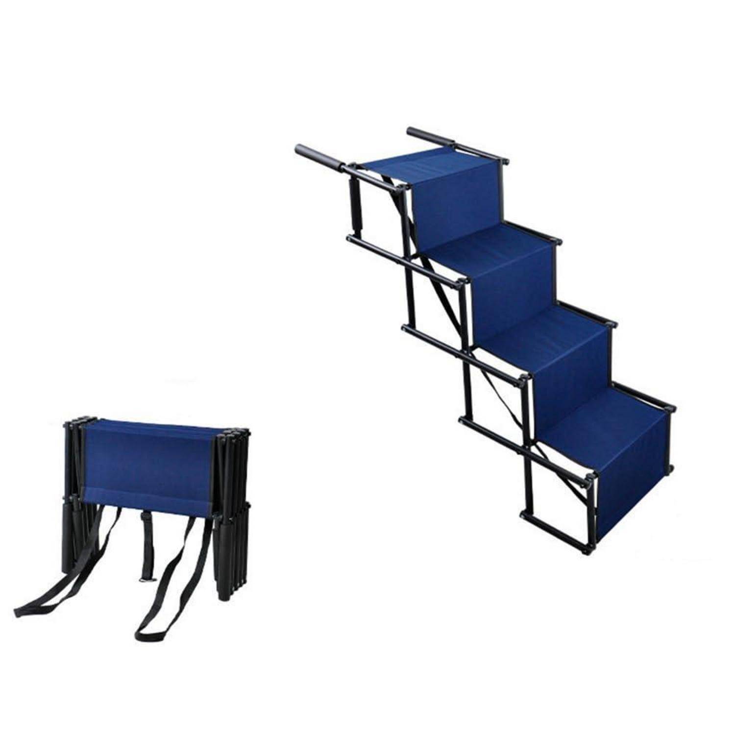 Klappbarer blauer Leinwand-Tritthocker und kompakt zusammengeklappter stuhlartiger Rahmen mit schwarzen Metallstützen und Riemen.