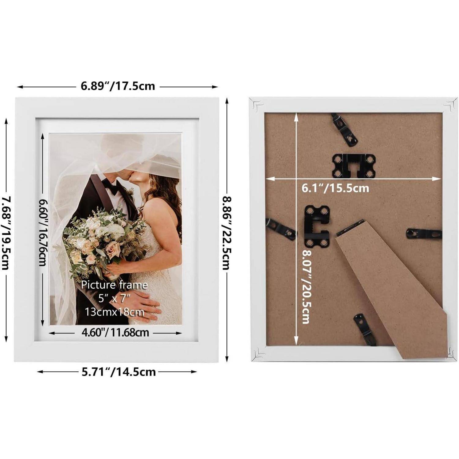 Zweiseitiger Bilderrahmen 5 x 7 Zoll mit weißem Außenbereich; die Vorderseite zeigt ein Hochzeitsfoto, die Rückseite zeigt Montagehardware und Maße.