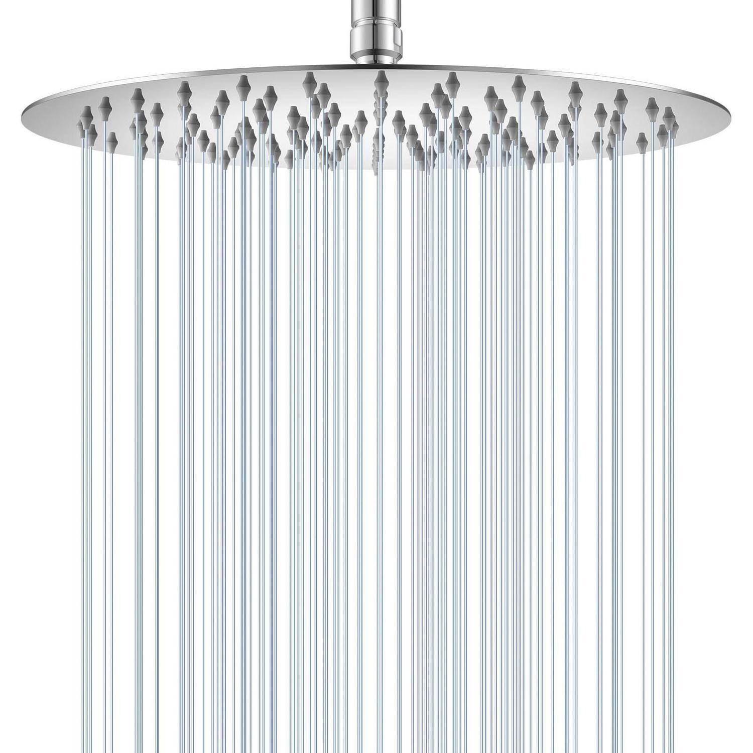 Chrome-Regenduschkopf, der viele dünne Wasserstrahlen gerade nach unten sprüht.