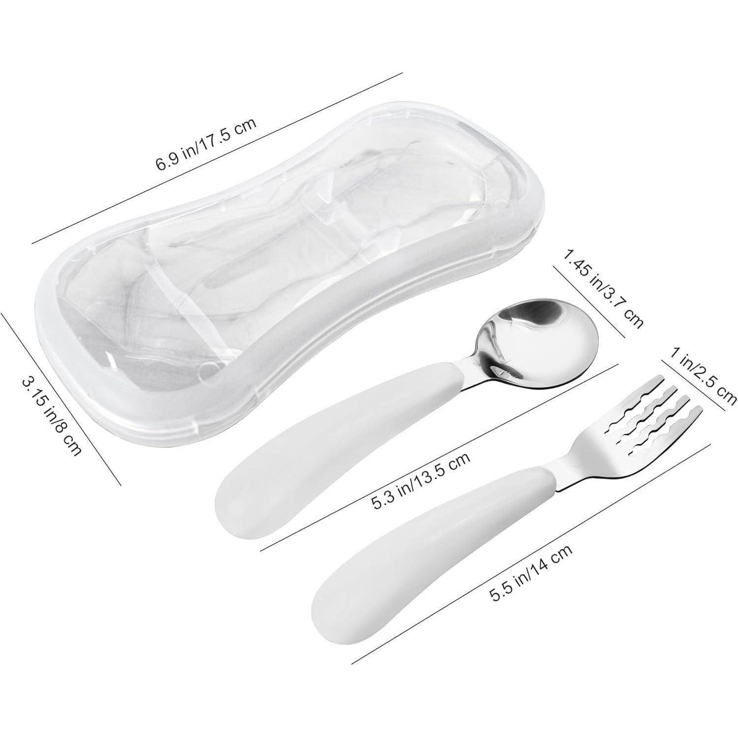 Transparente Kunststoff-Reisebesteck-Box mit Löffel und Gabel, mit den Abmessungen: Box 6,9 x 3,15 Zoll, Löffel 5,3 Zoll, Gabel 5,5 Zoll.