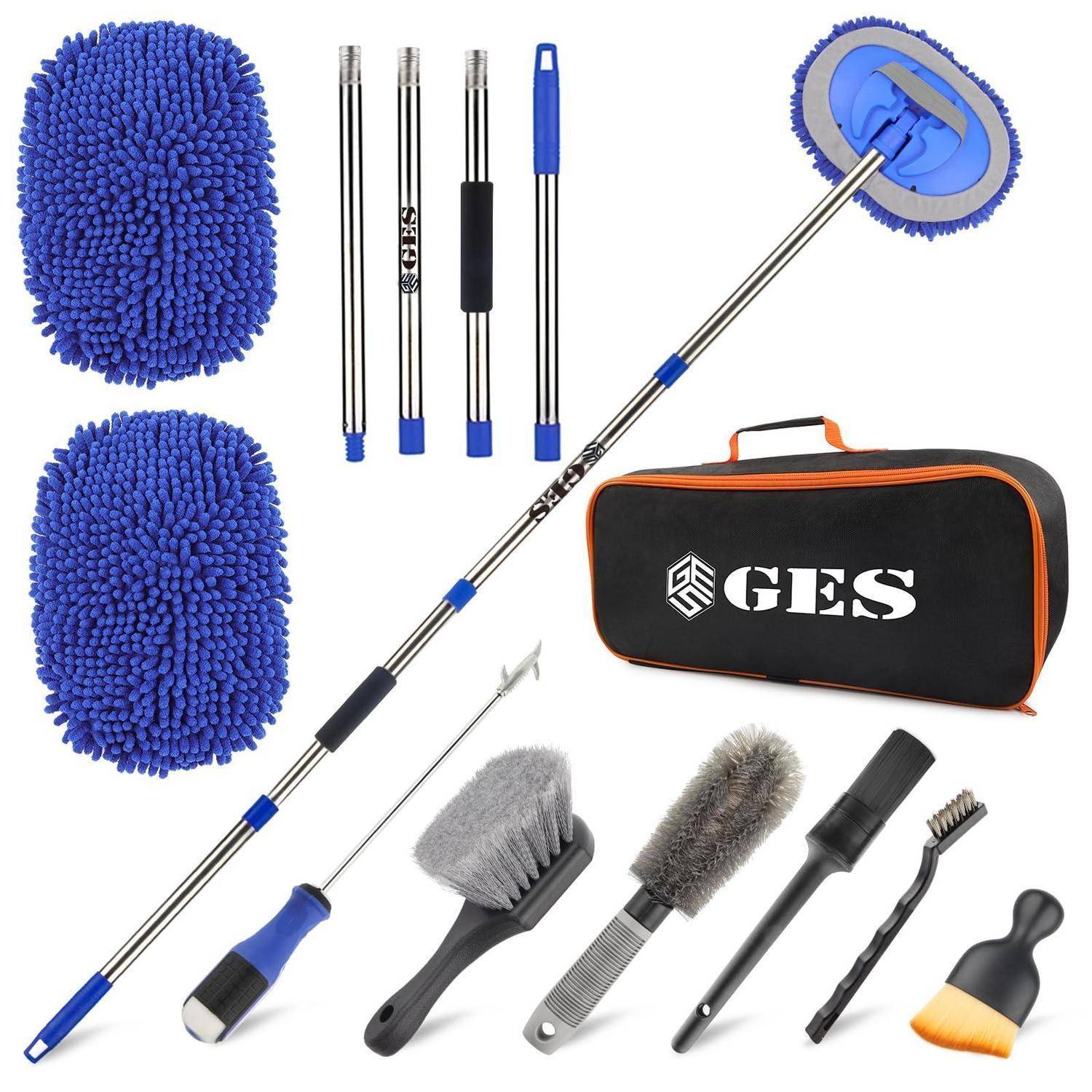 Autoreinigungs-Set mit ausziehbarem Griff, blauen Chenille-Handschuhen, verschiedenen Bürsten und Schabern sowie GES-Transportkoffer.