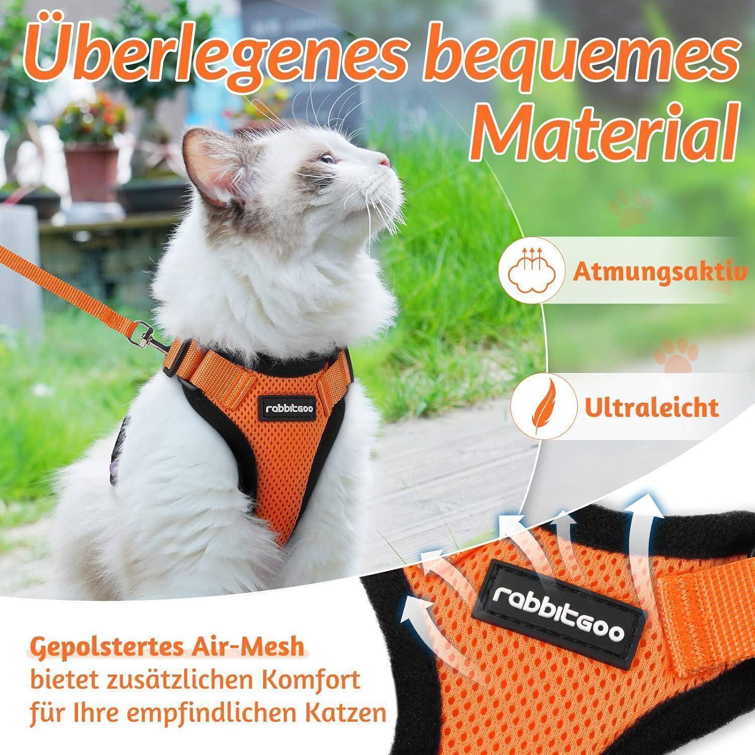 Werbebild einer weißen Katze, die ein orangefarbenes Rabbitgoo-Geschirr trägt, mit deutschem Text, der atmungsaktives, ultraleichtes, gepolstertes Air-Mesh-Komfortmaterial hervorhebt.