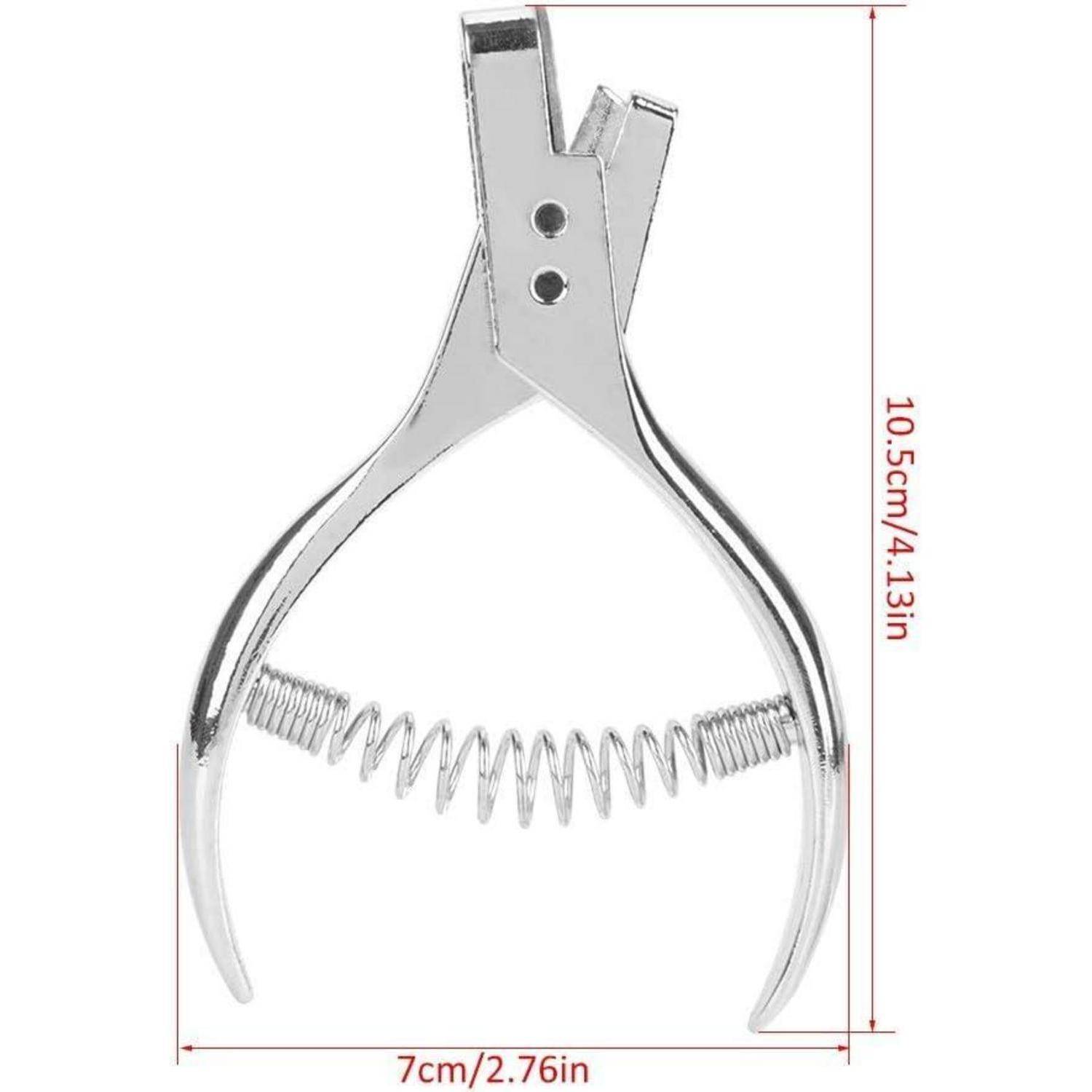 Nagelknipser aus Silbermetall mit Feder, Vorderansicht dargestellt mit beschrifteten Abmessungen von 10,5 cm Höhe und 7 cm Breite.