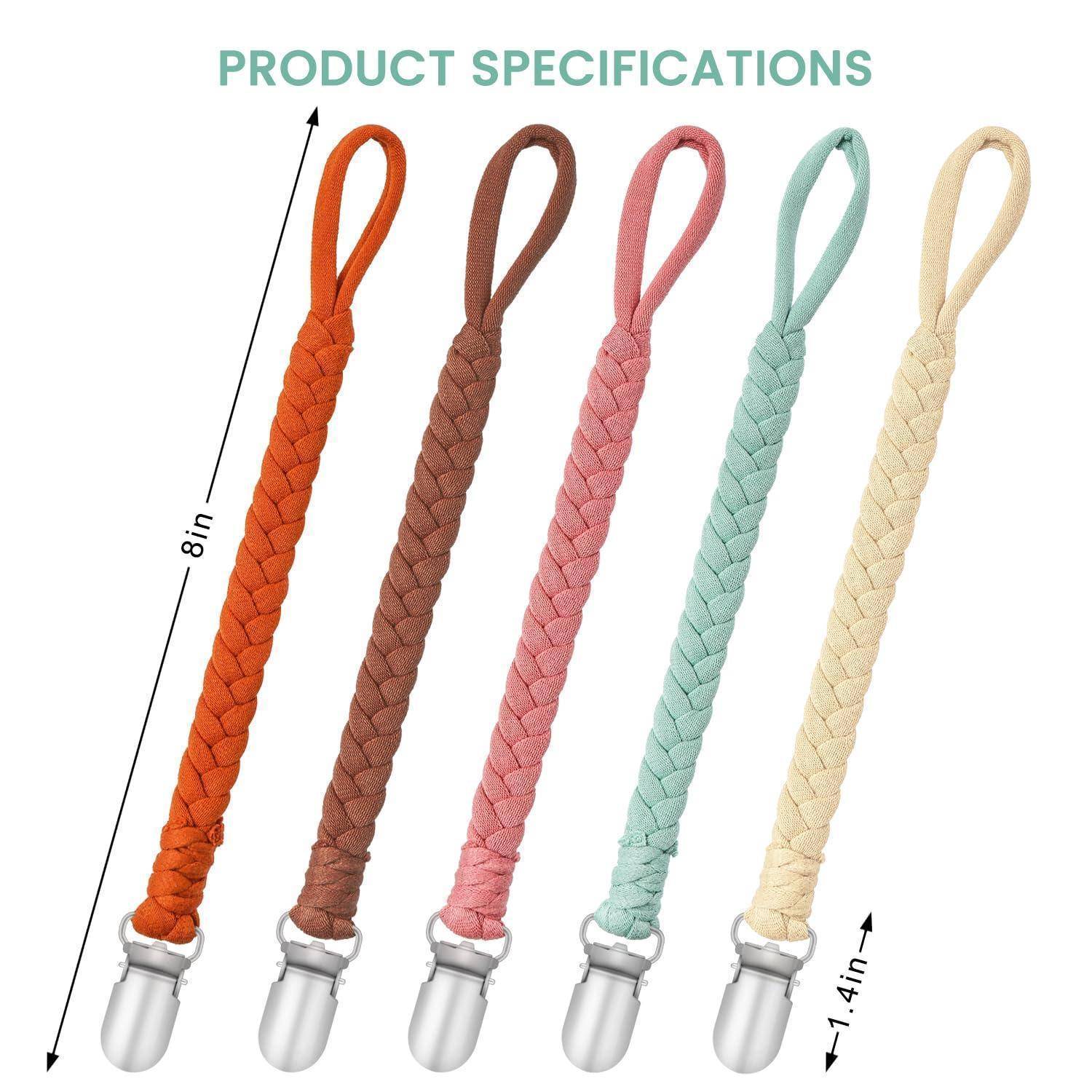 Produktspezifikationen-Bild mit fünf geflochtenen Handgelenksbändern in Orange, Braun, Rosa, Minze und Creme, jeweils mit einer silbernen Schließe; die angegebenen Abmessungen betragen 8 Zoll Länge und 1,4 Zoll Breite.