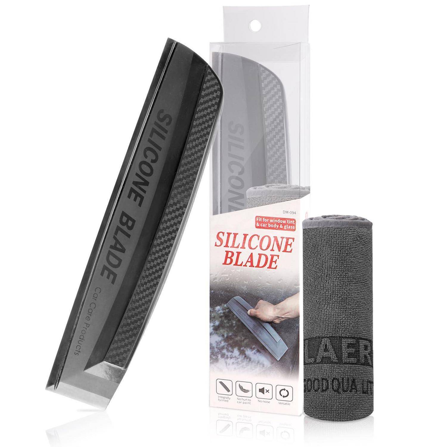Silikon-Klinge in transparenter Einzelhandelsverpackung neben einem gefalteten grauen Tuch, das den Produktnamen „SILIKON-KLINGE