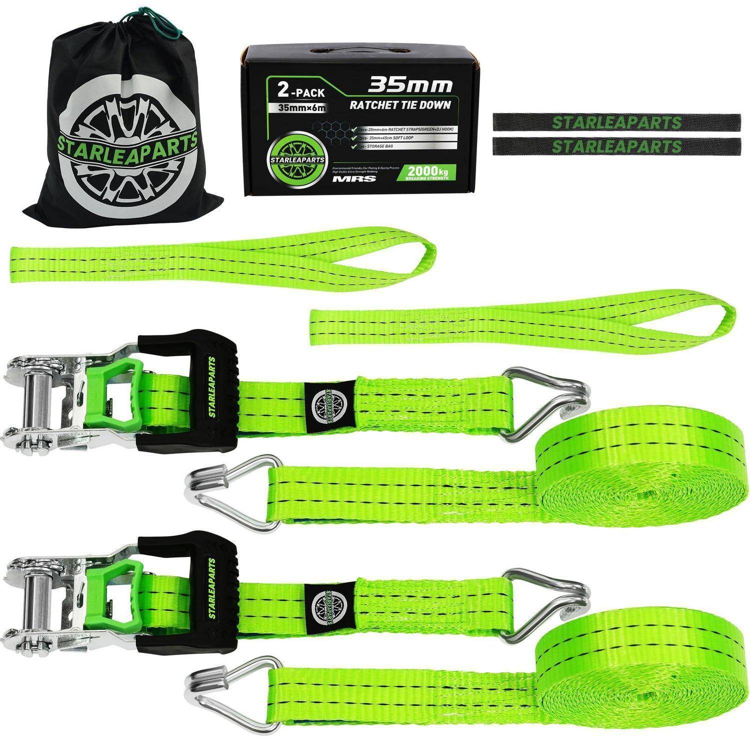 Produktfoto von STARLEAPARTS 2er-Pack 35mm Ratschengurte in Neongrün, mit Aufbewahrungstasche, Schachtel und Zurrgurtbefestigung dargestellt.