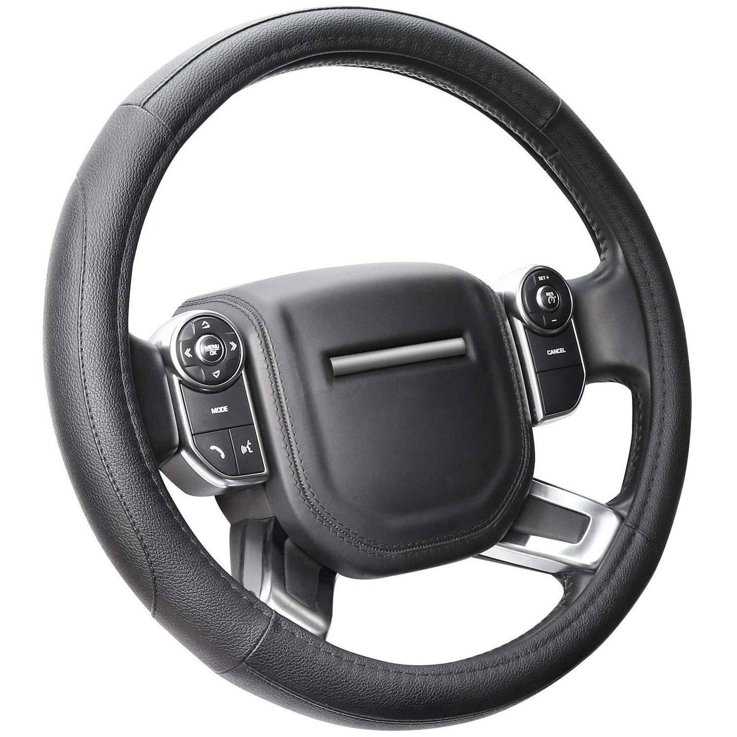 Schwarzes Lederlenkrad mit zentraler Airbag-Abdeckung und integrierten Steuertasten an beiden Speichen.