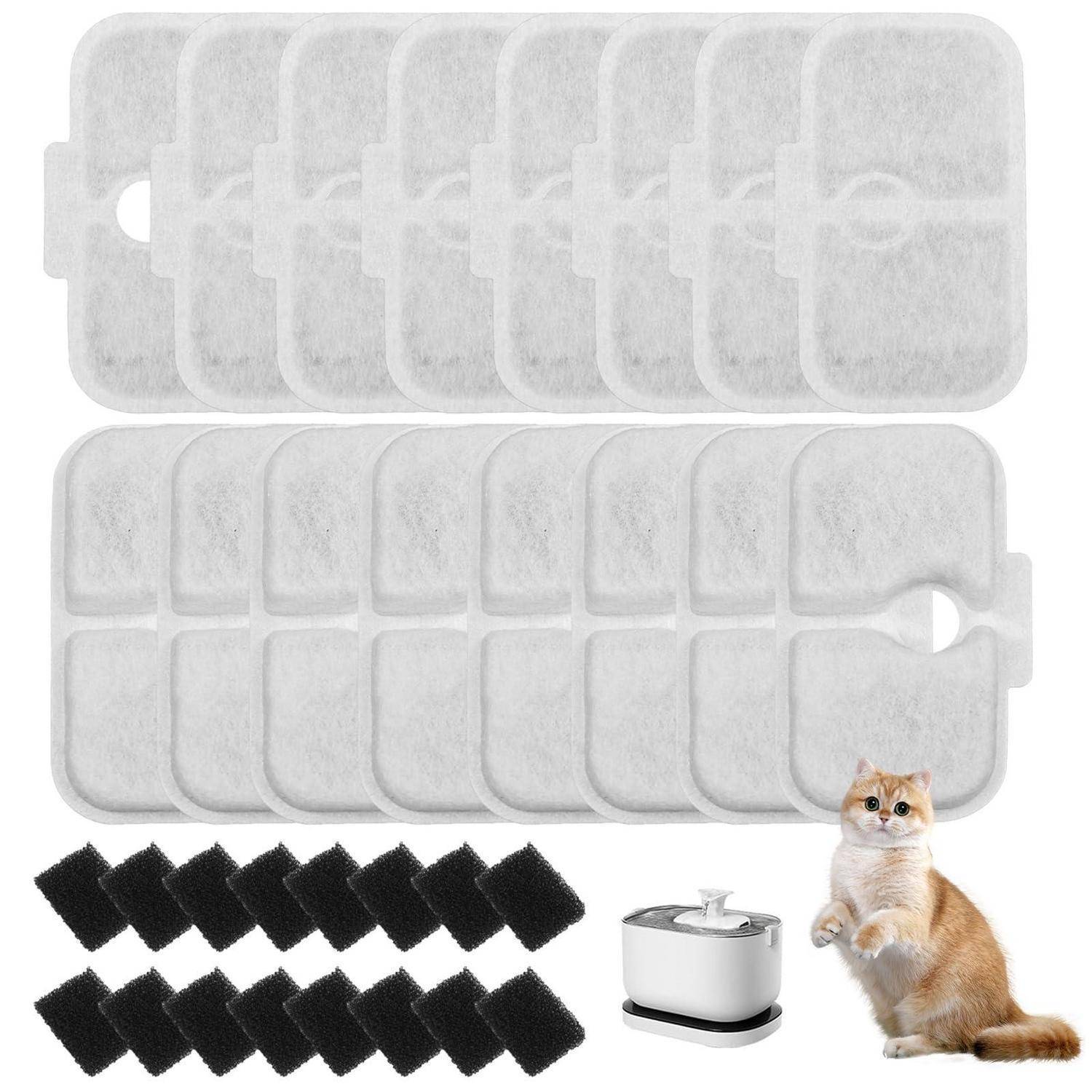 Haustierpflege-Set mit zwei grauen selbstklebenden Matten, schwarzen Bürstenkissen, einem weißen Reinigungsmittelspender und einem Katzenfoto zur Veranschaulichung der Verwendung.