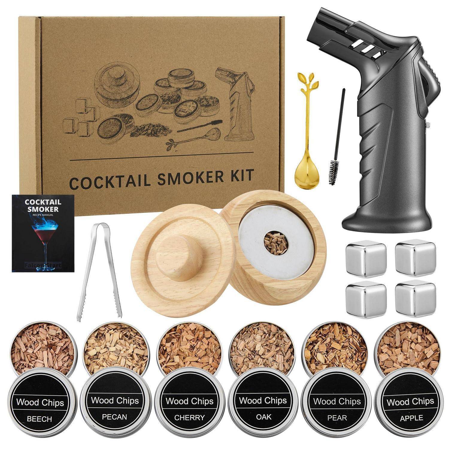 Cocktail-Räucher-Set mit Fackel, Holz-Räucherhaube, Zange, Reinigungsbürste, Eiswürfeln und sechs Holzspan-Dosen mit den Etiketten Buche, Pekannuss, Kirsche, Eiche, Birne und Apfel.