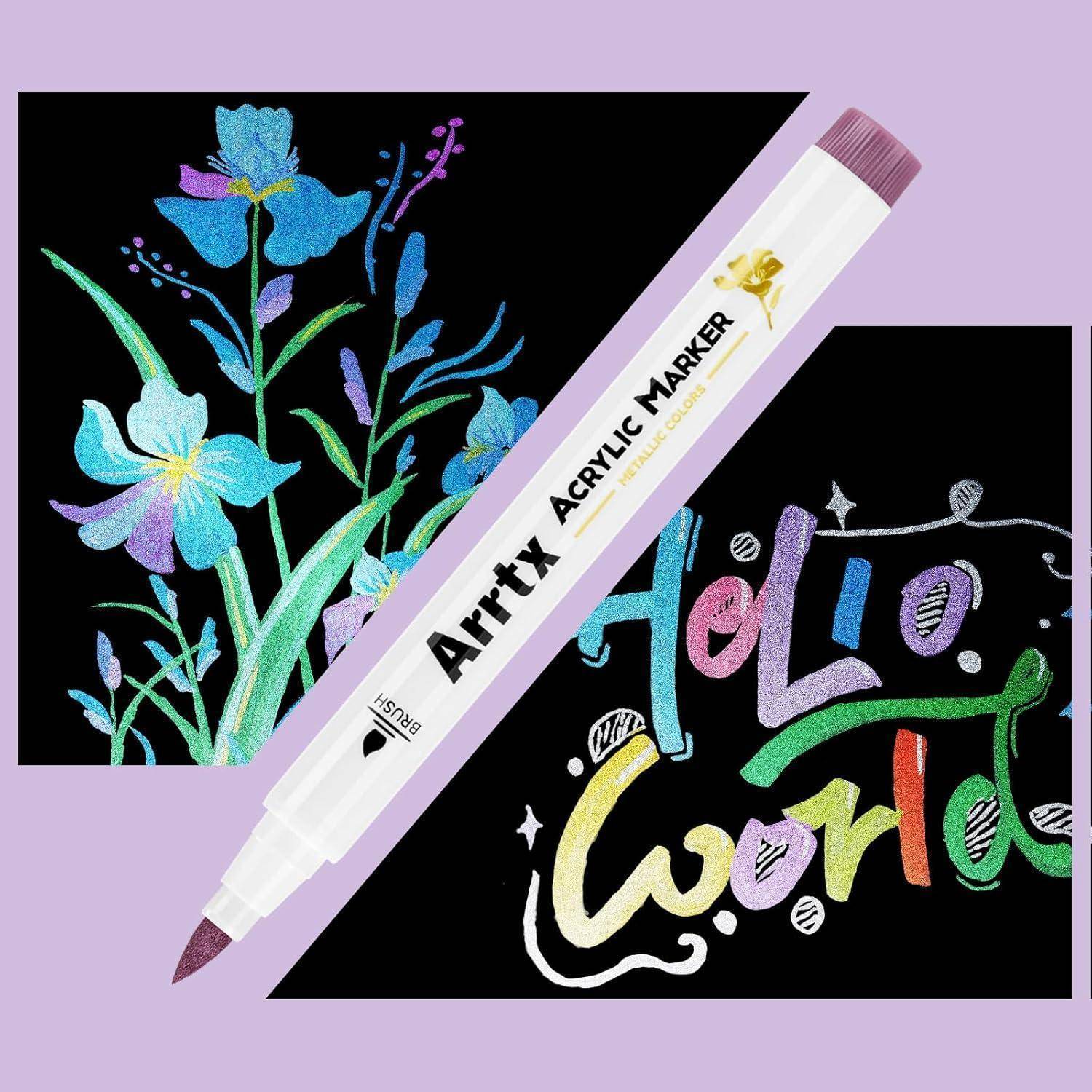 Acrylmarker diagonal über zwei schwarzen Paneelen angeordnet, die bunte Blumenkunst und die Worte 