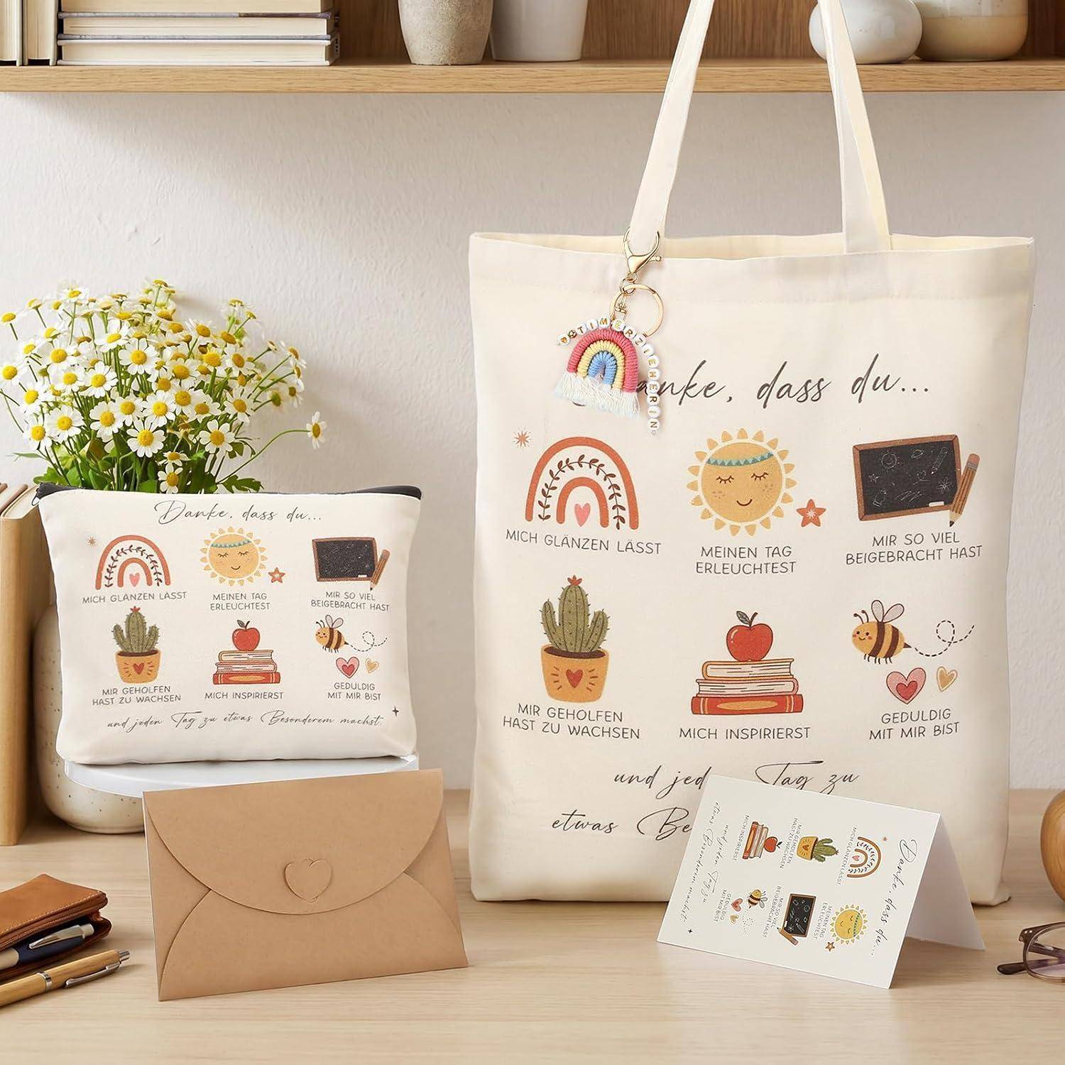 Geschenkset mit passender Einkaufstasche, Täschchen, Karte und Umschlag mit deutschem Dankestext und bunten Illustrationen von Regenbogen, Sonne, Tafel, Kaktus, Apfel und Biene.