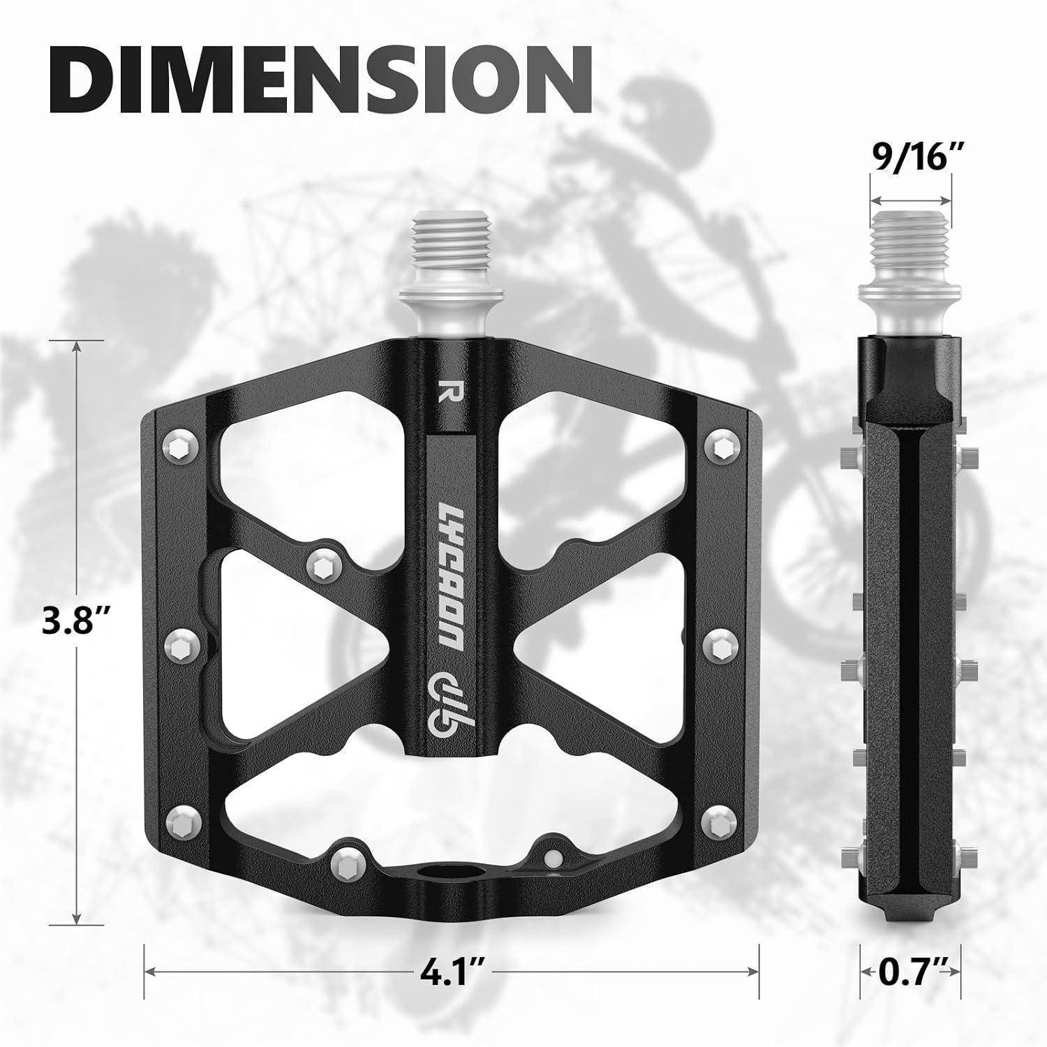 Dimensionszeichnung eines schwarzen Fahrradpedals mit Vorder- und Seitenansicht mit beschrifteten Maßen: 4,1" breit, 3,8"" hoch, 0,7"" dick und 9/16"" Gewinde.
