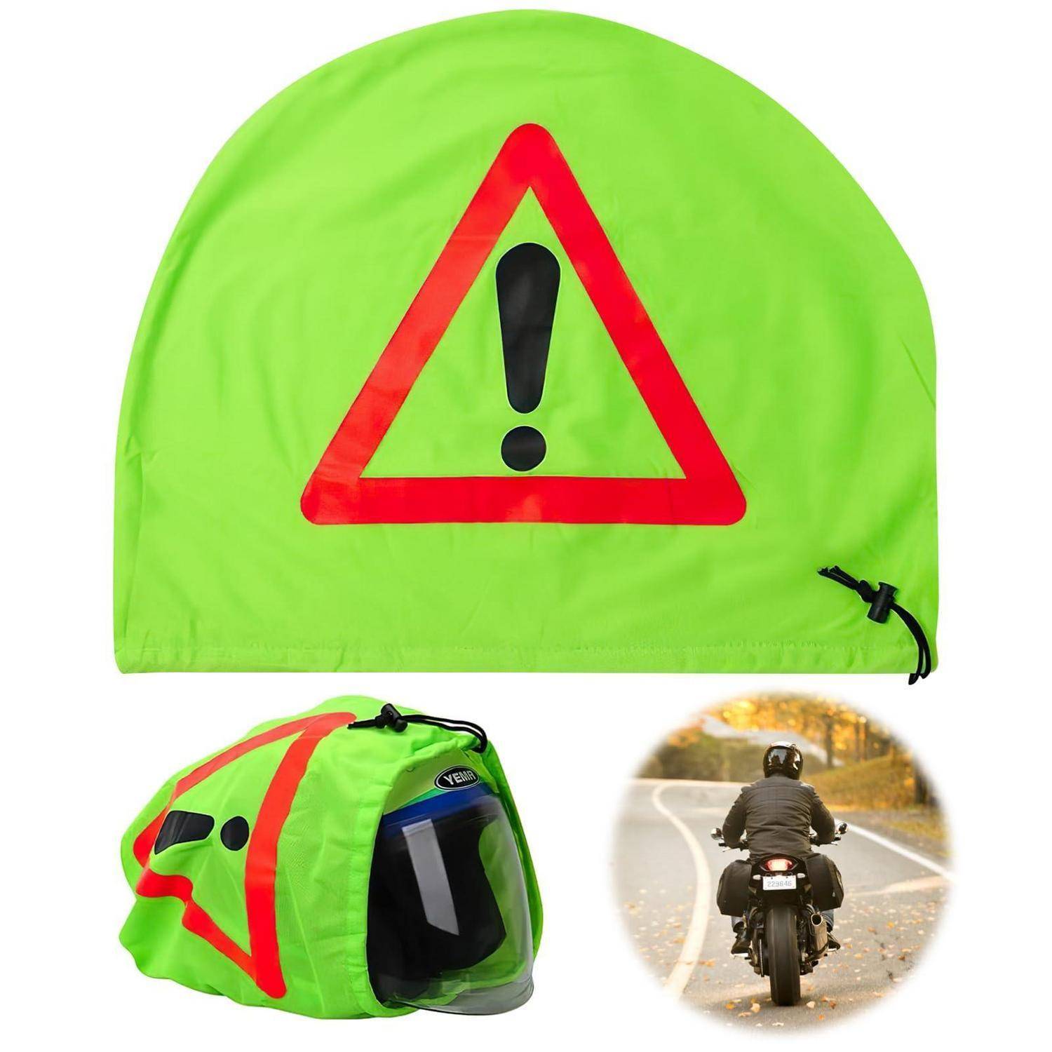 Leuchtend grüne Motorradhelm-Abdeckung mit rotem Warndreieck und Ausrufezeichen, gezeigt auf einem Helm und getragen von einem Fahrer auf der Straße.
