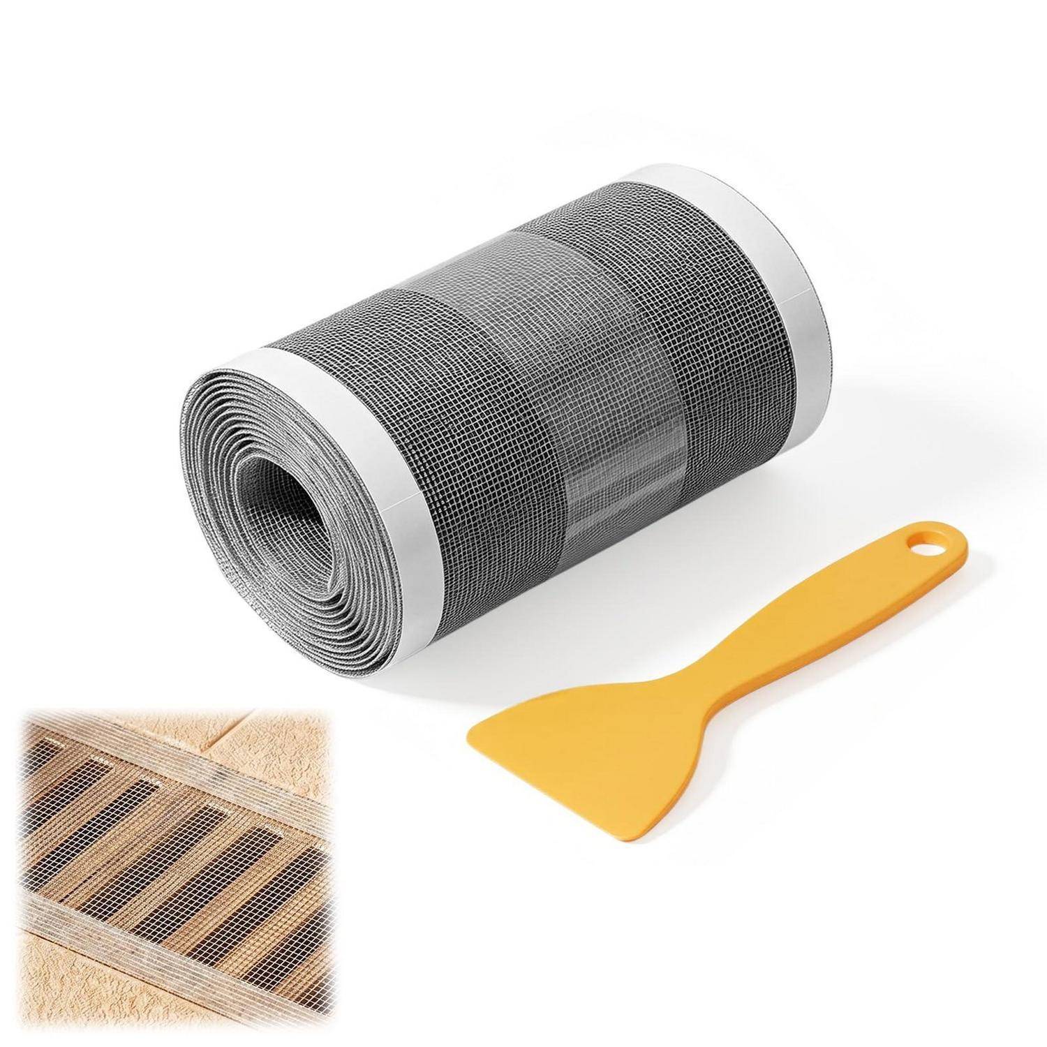 Rolle aus grauem Mesh-Fenstergitter mit einem gelben Kunststoffschaber; die Einzeichnung zeigt das Gitter, das über einem Lüftungsöffnung oder Bodenrost angebracht ist.