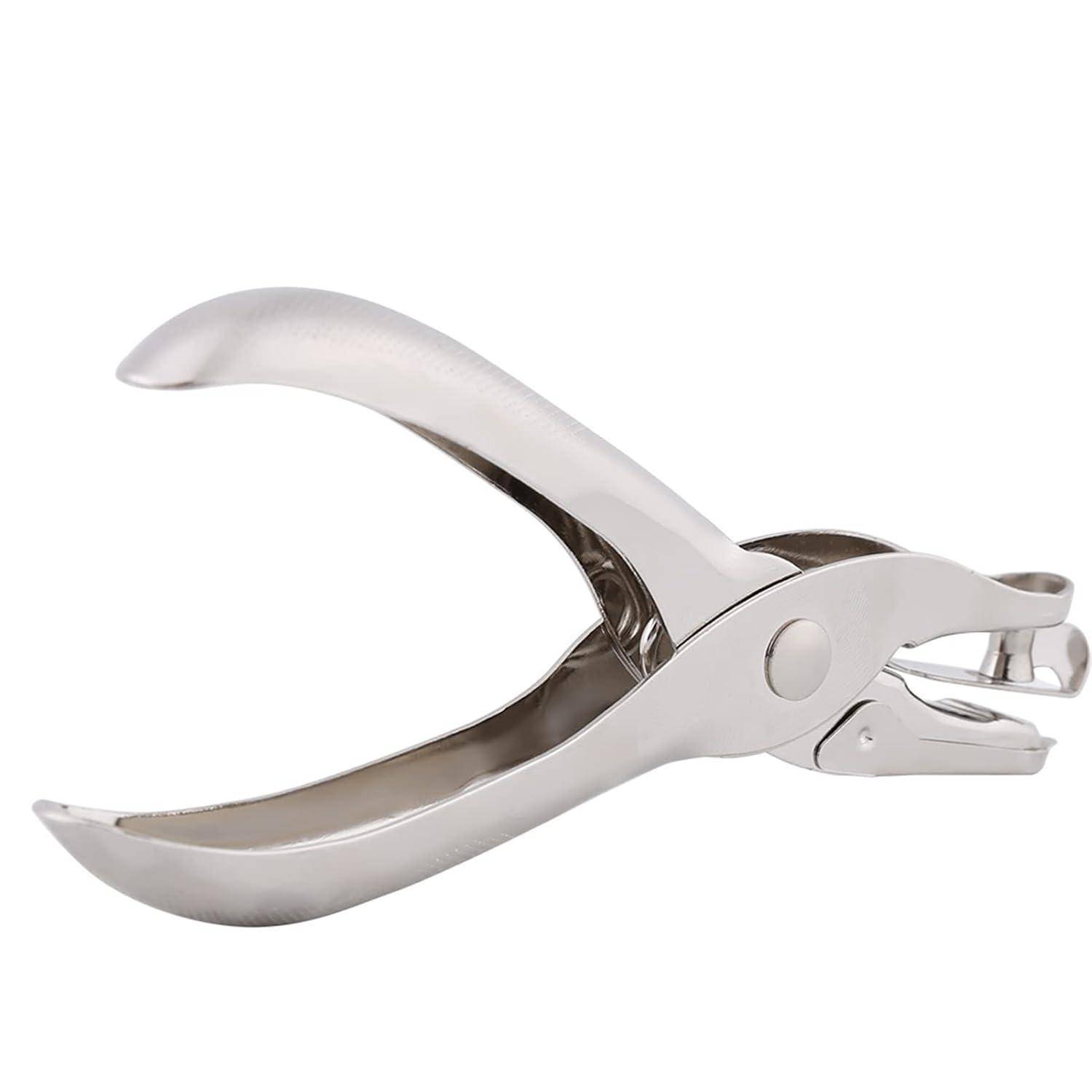 Silbernes Metall-Handwerkzeug im Zangenstil mit gekrümmten Backen, geschlossen auf weißem Hintergrund dargestellt.