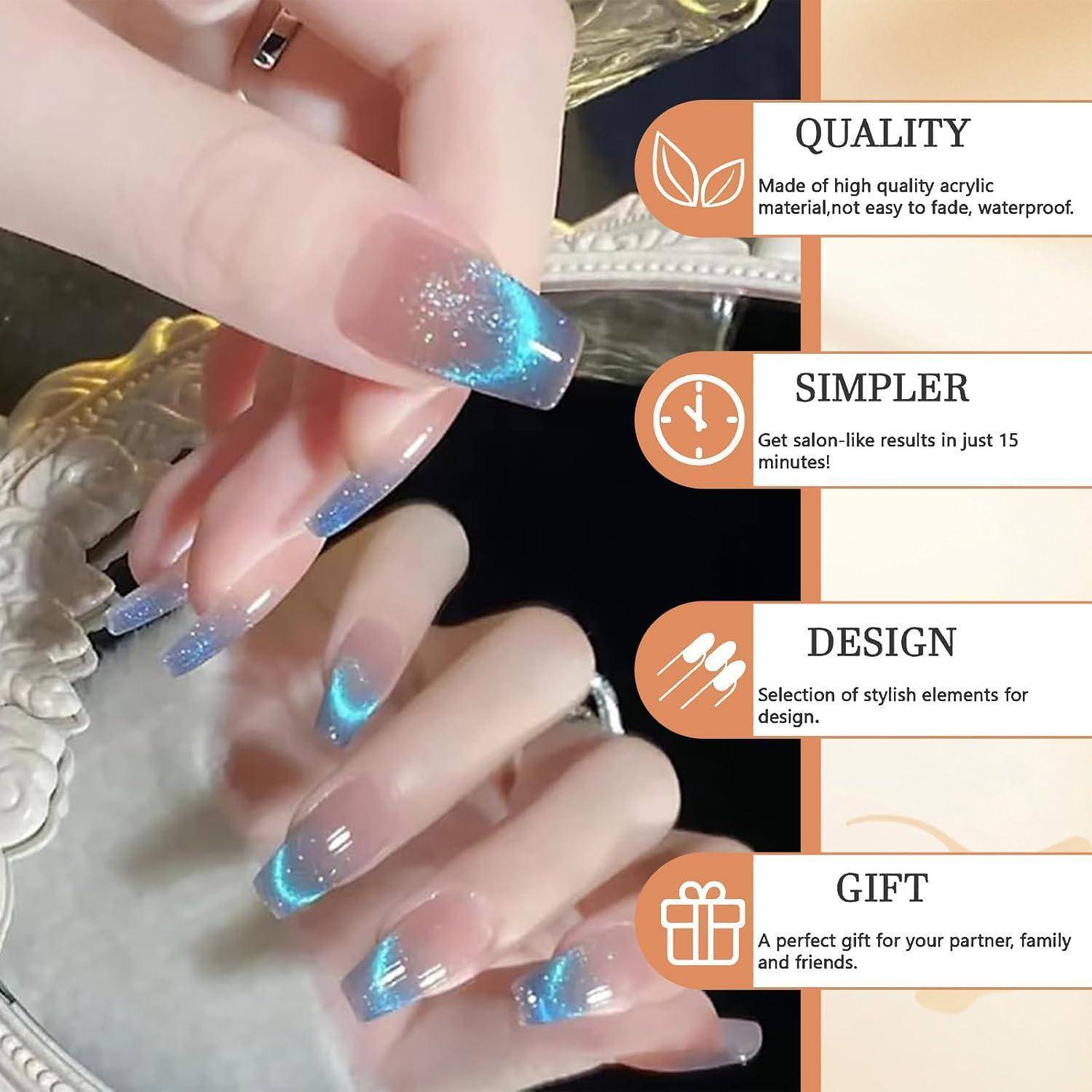 Nahaufnahme von Händen mit langen blauen Glitter-French-Tip-Acryl-Nägeln; Infografik hebt Qualität, einfachere 15-Minuten-Anwendung, stilvolles Design und Geschenkattraktivität hervor.