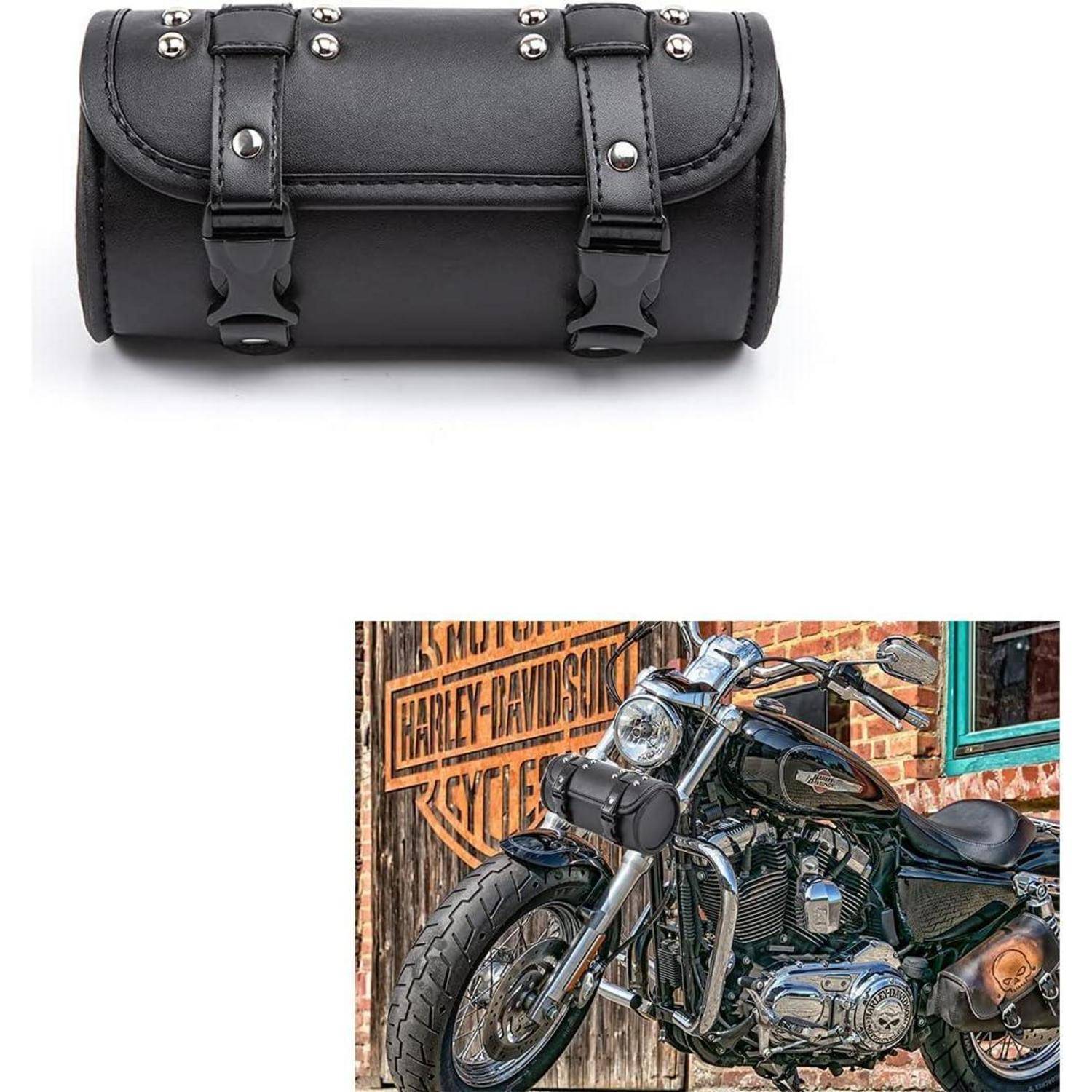 Schwarze Leder-Motorrad-Werkzeugtasche, die über einem Harley-Davidson-Cruiser zu sehen ist, der an einer Backsteinmauer geparkt ist.