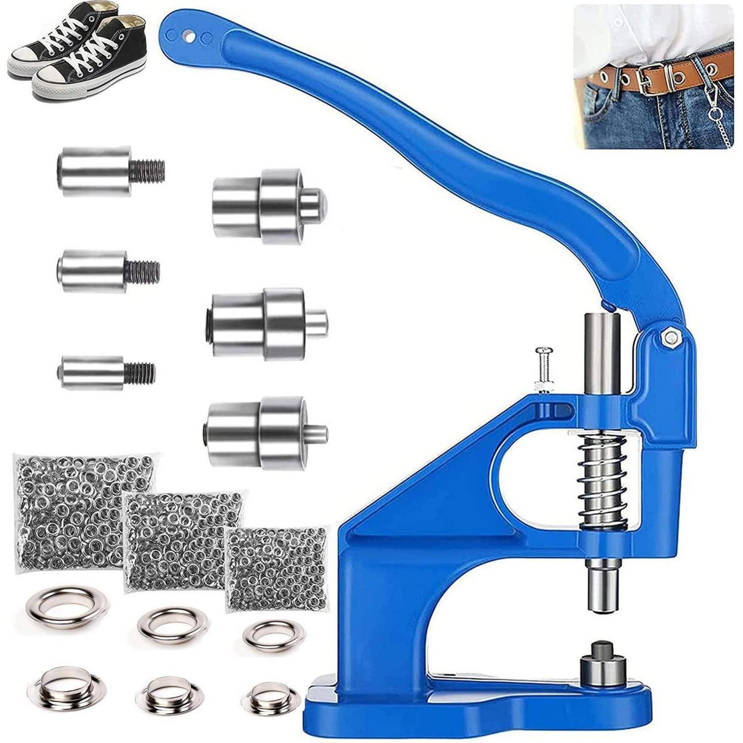 Blaues Handbuch-Schuhösenpressen-Set mit Stanzwerkzeugen, Nieten und Druckknöpfen; dargestellt mit Turnschuhen und einem Gürtel als Anwendungsbeispiele.