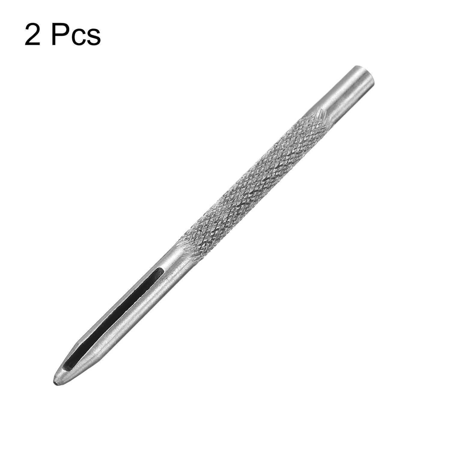 Zwei-Pack eines Metallnahtauftrenners oder Fadenschneiders, diagonal auf weißem Hintergrund mit dem Text "2 Pcs"" dargestellt.