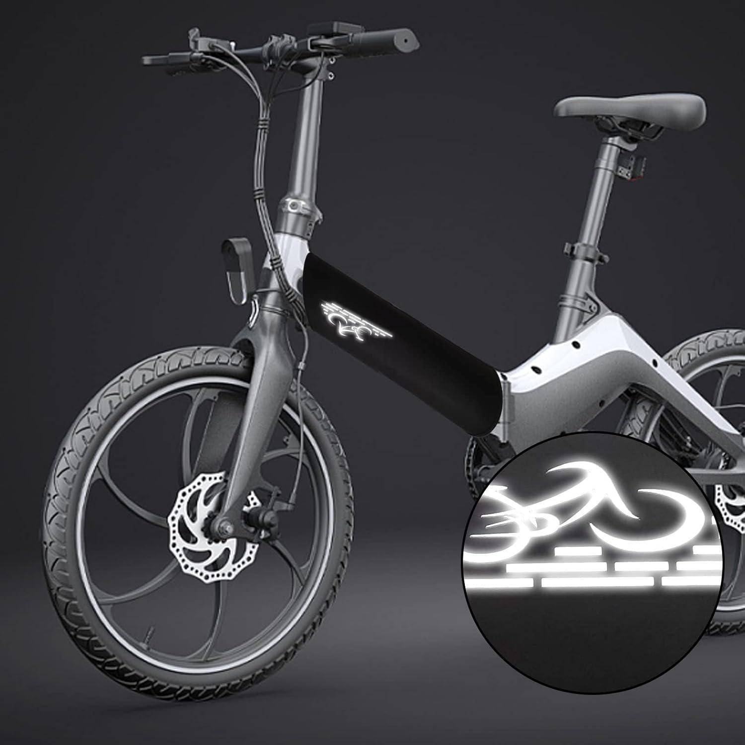 Klappbares Elektrofahrrad mit beleuchtetem Rahmen und Logo, dargestellt auf dunklem Hintergrund mit einer Nahaufnahme im Ausschnitt, die das leuchtende Design hervorhebt.