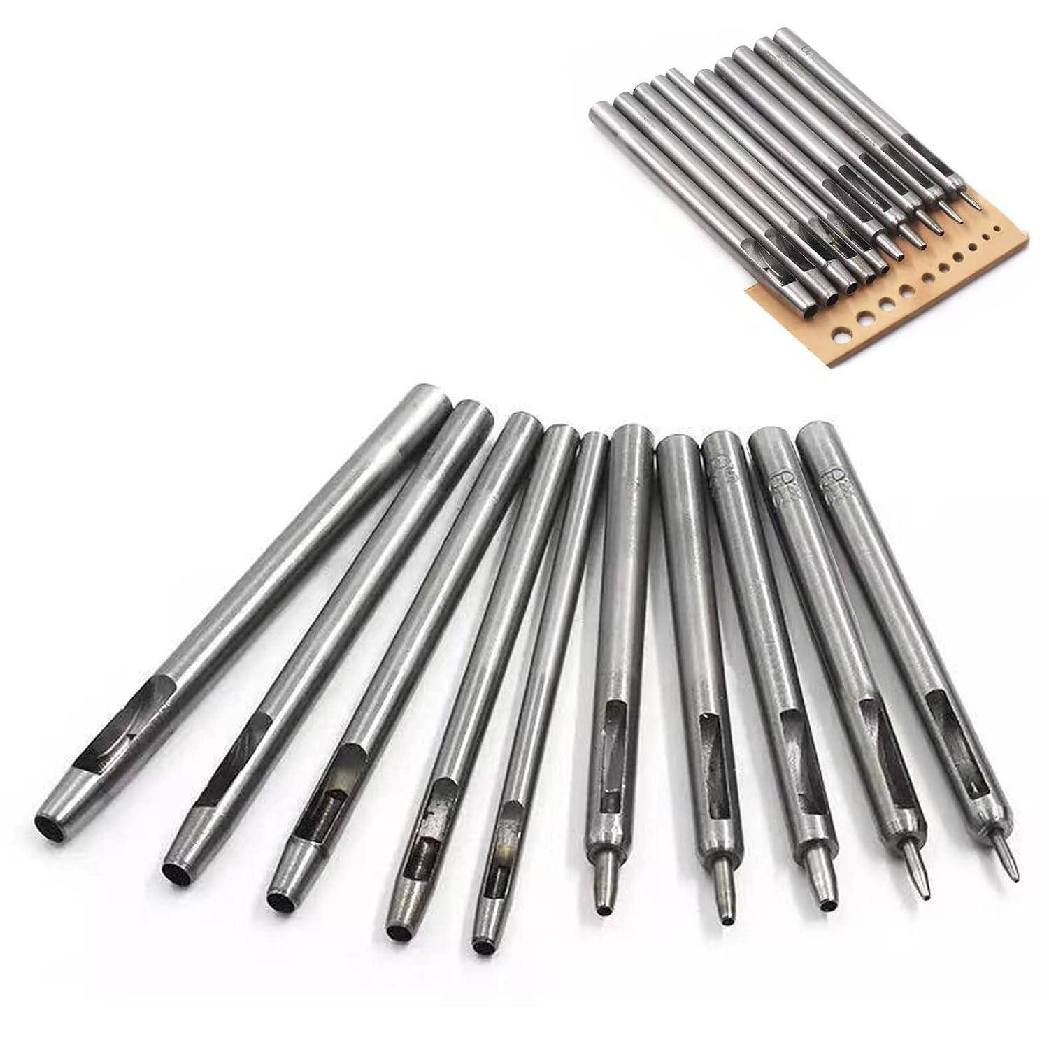 Satz von Metallschaftfräsern, die auf weißem Hintergrund angezeigt werden, mit einem kleineren gruppierten Bithalter oben rechts.