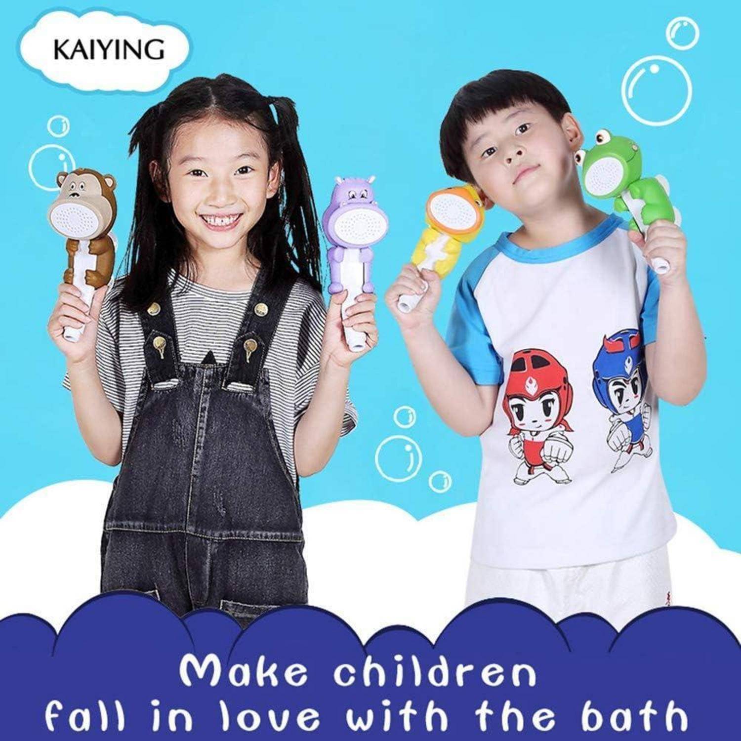 Zwei Kinder halten bunte Badeschwämme aus Spielzeug; Text sagt „KAIYING