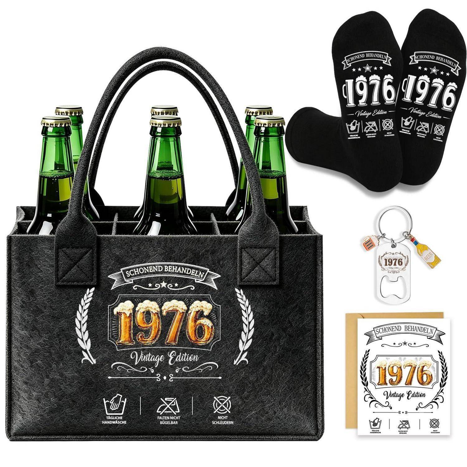 Schwarze Filz-Tragetasche für sechs Flaschen Bier mit '1976 Vintage Edition'-Design, plus passende Ofenhandschuhe, Flaschenöffner-Schlüsselanhänger und Geschenkgutschein.