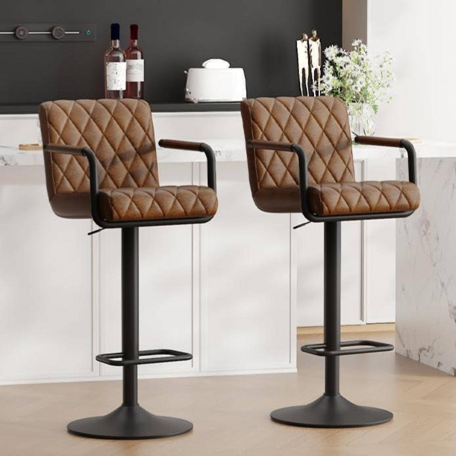 Barhocker 2er Set höhenverstellbar 360° drehbar mit Armlehnen Rückenlehne Fußstütze Gelbbraun in Lederoptik
