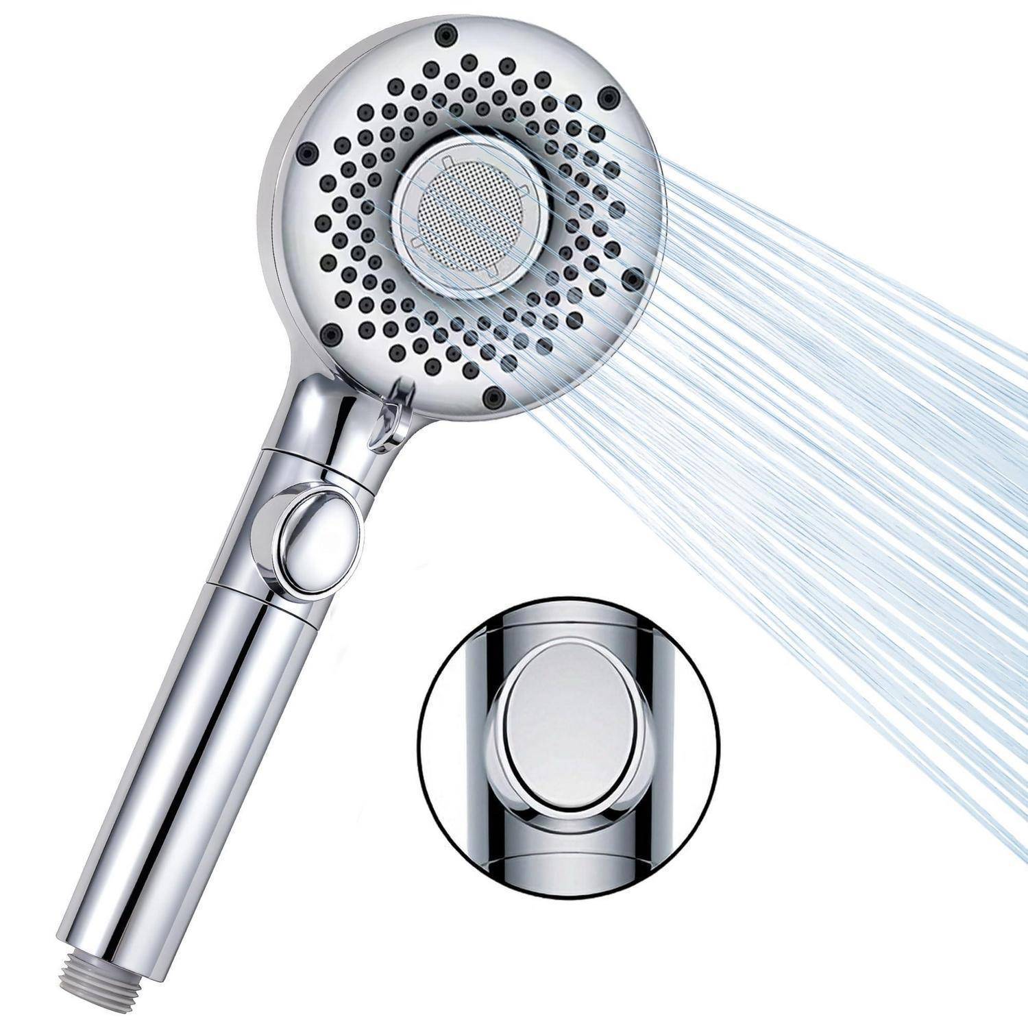 Chrombrauseköpf für Handdusche sprüht Wasser, mit vergrößerter Nahaufnahme seiner seitlichen Kontrolltaste.
