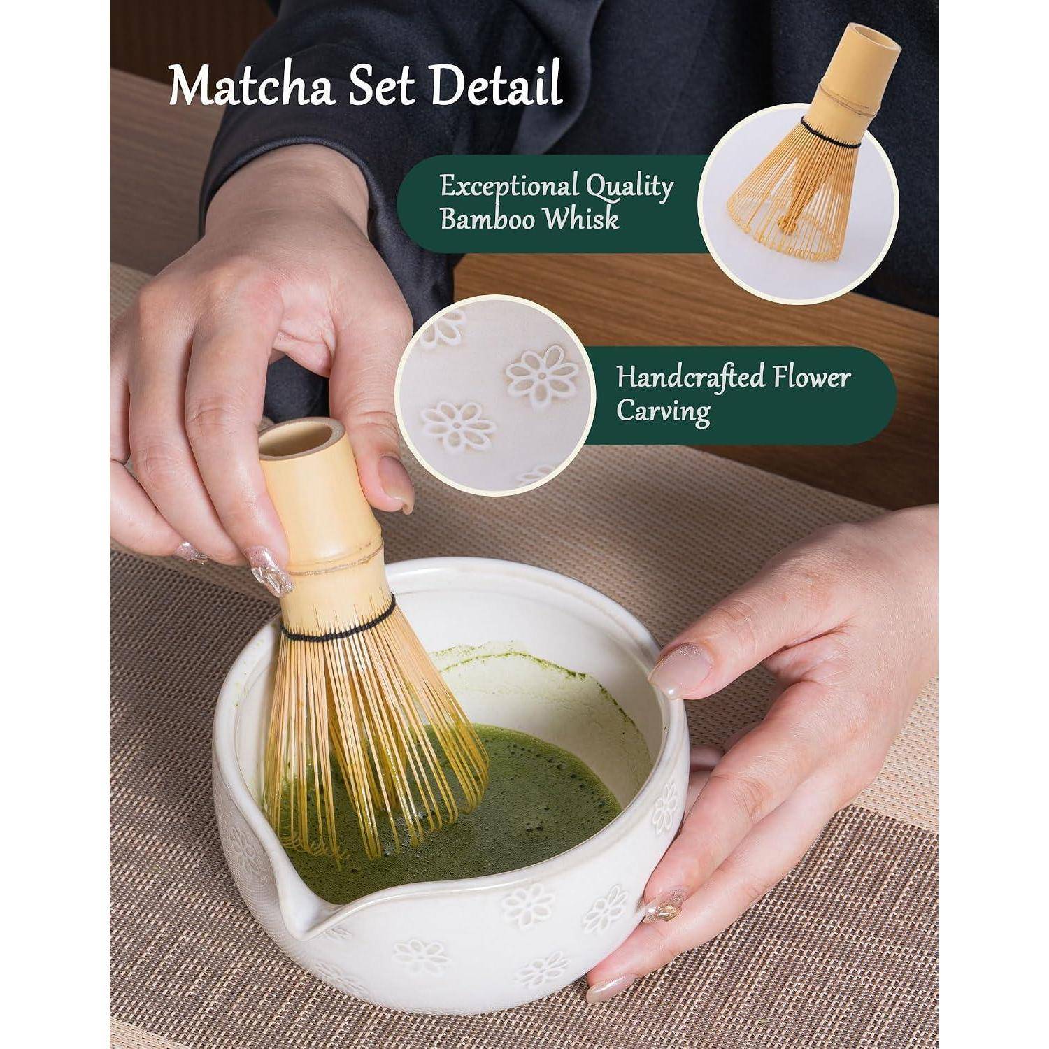 Hände schlagen Matcha in einer weißen Keramikschüssel auf; Text hebt „Matcha-Set-Detail