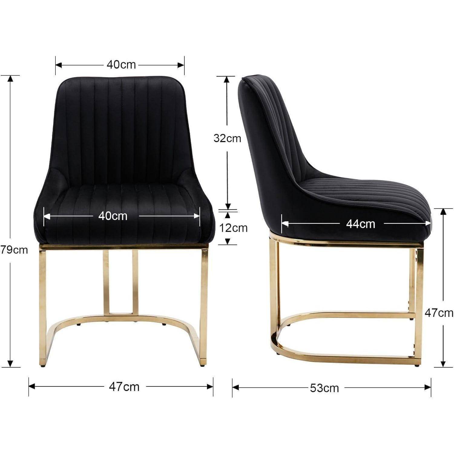 Zweiansicht-Produktdiagramm eines schwarz gepolsterten Esszimmerstuhls mit goldenem Metallgestell, mit den Abmessungen: 79 cm Höhe, 47 cm Breite, 53 cm Tiefe, 40 cm Sitzflächenbreite, 44 cm Sitzflächentiefe, 32 cm Rückenlehenhöhe, 12 cm Sitzhöhe.
