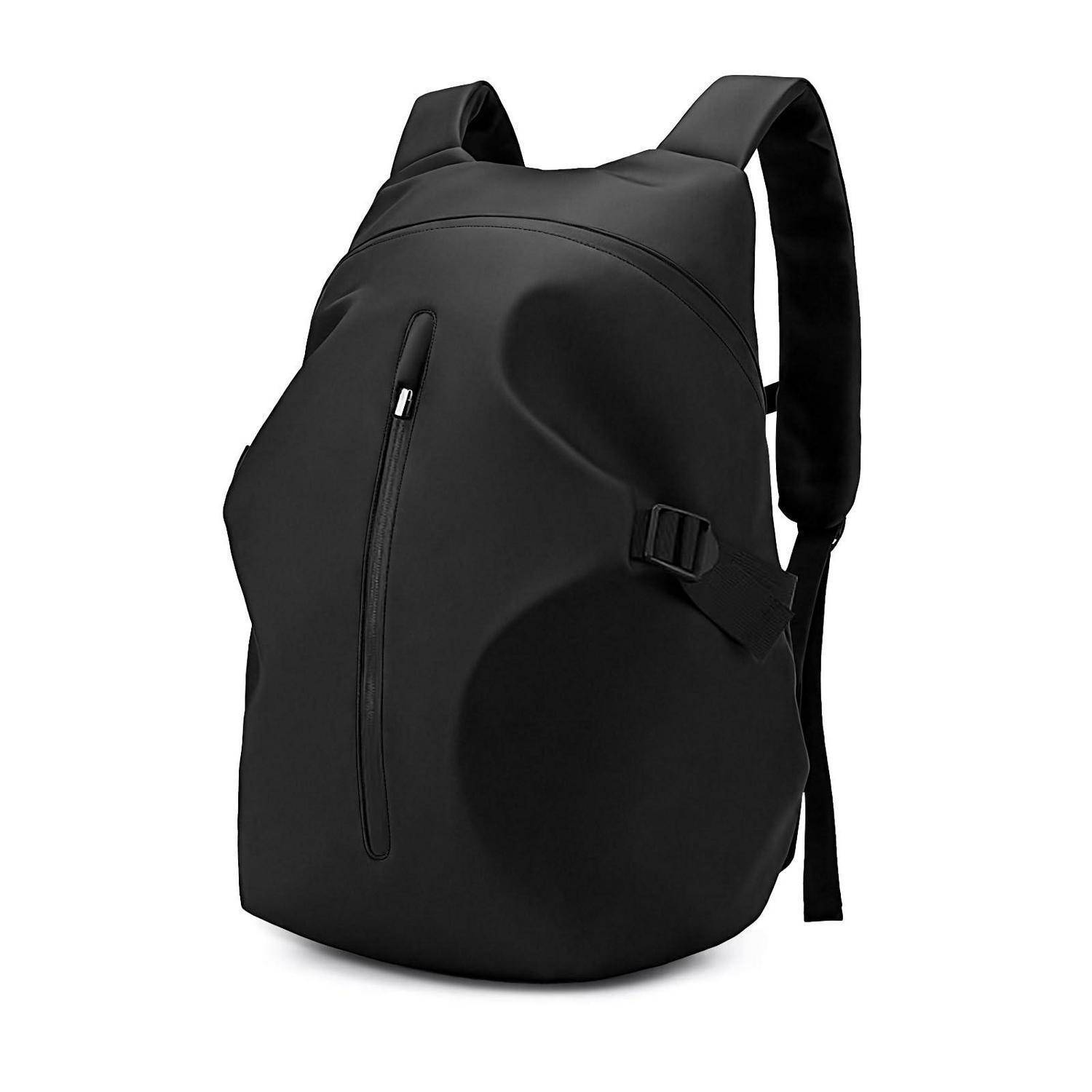 Schwarzer Rucksack mit schlankem, abgerundetem Design, Vordertasche mit Reißverschluss und verstellbaren Schultergurten auf weißem Hintergrund.