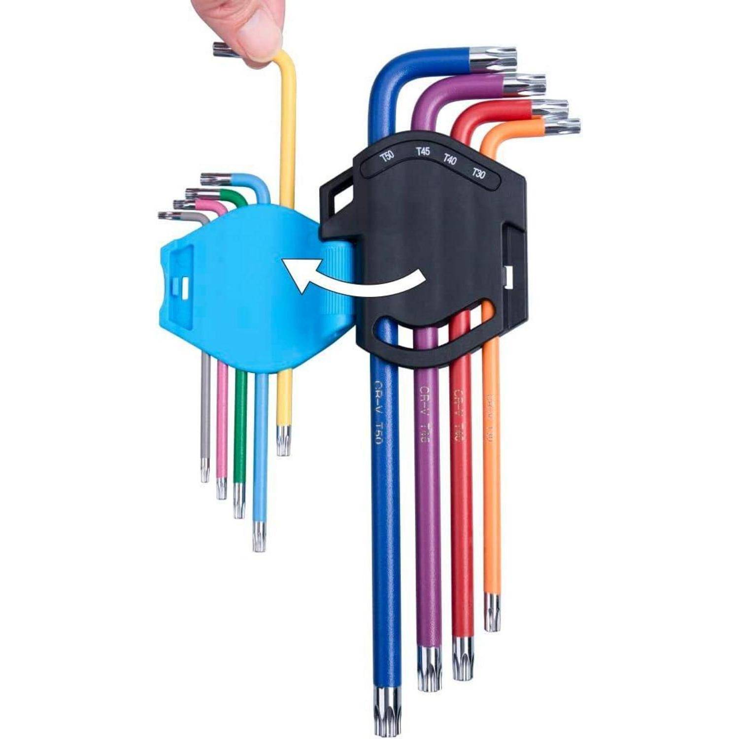 Bunte Sechskant-Schlüsselsätze in rotierenden Organizern, die eine Hand zeigen, die die blaue Schachtel dreht, um verschiedene Größen freizulegen.