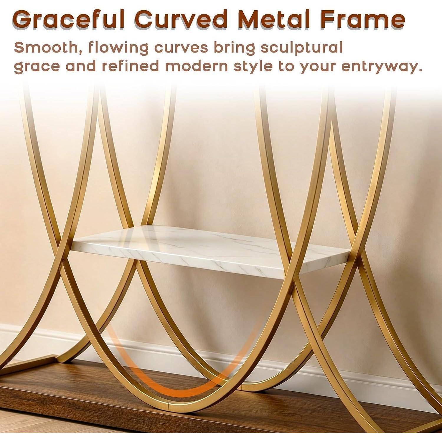 Goldene gebogene Metallrahmen-Konsolentisch für den Eingangsbereich mit weißer Marmoroptik-Ablage, dargestellt gegen eine beige Wand und Holzboden; Text lautet „Eleganter gebogener Metallrahmen