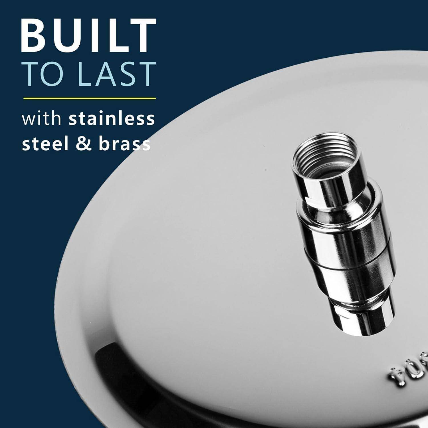 Glänzender Duschkopf aus Edelstahl und Messing mit Text „BUILT TO LAST with stainless steel & brass