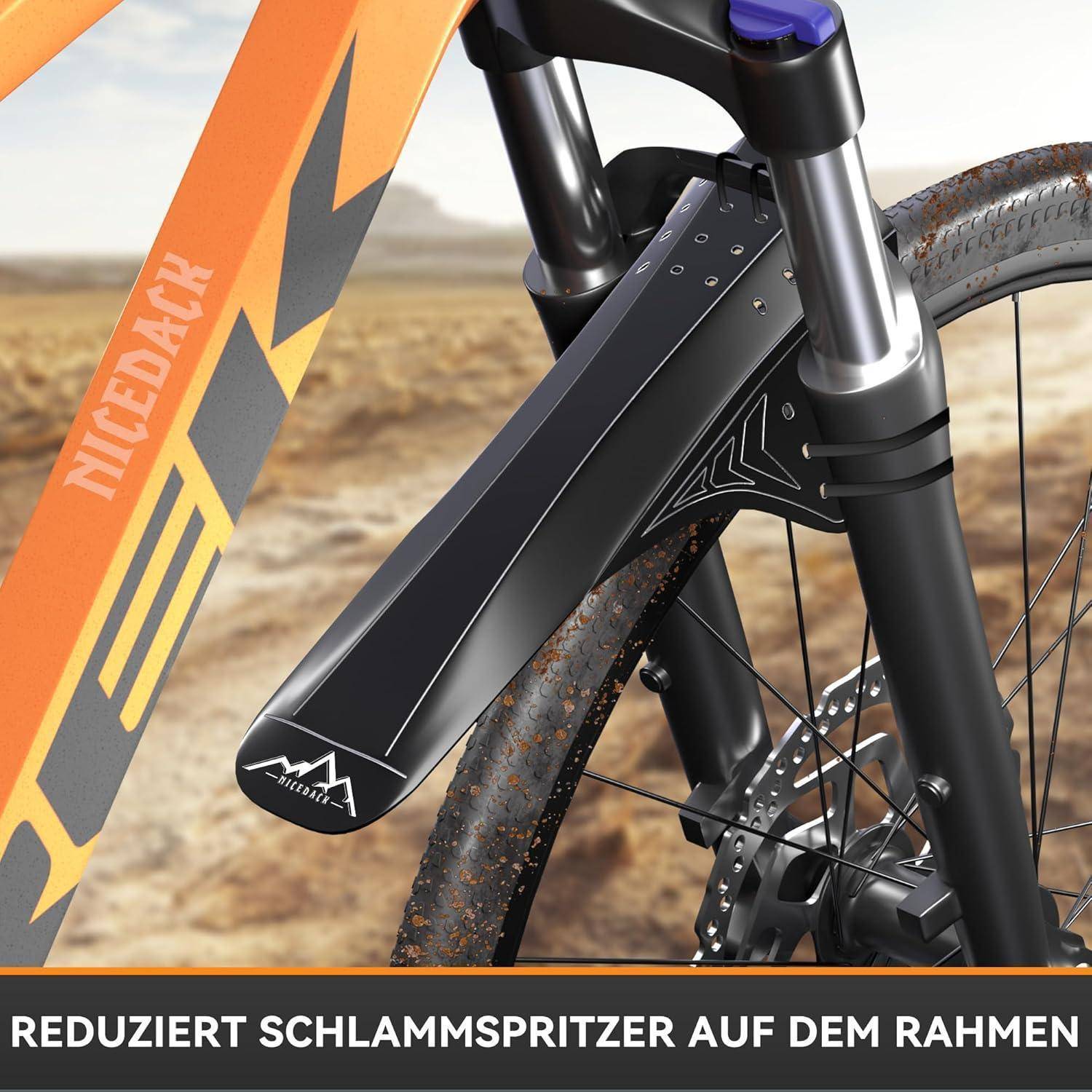 Nahaufnahme eines Mountainbike-Vorderrads und einer Gabel mit einer am Rahmen befestigten Schutzblech; der Text besagt "Reduziert Schlammspritzer auf dem Rahmen"" (reduziert Schlammspritzer auf dem Rahmen).