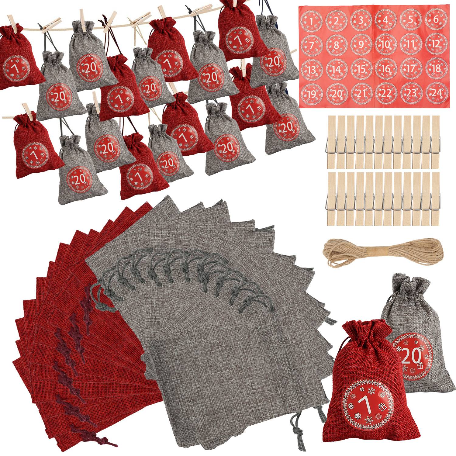 Satz roter und grauer Taschen mit Kordelzug und nummerierten Etiketten 1–24, plus Clips, Kordel und leere Taschen für einen Adventskalender oder Gastgeschenke.