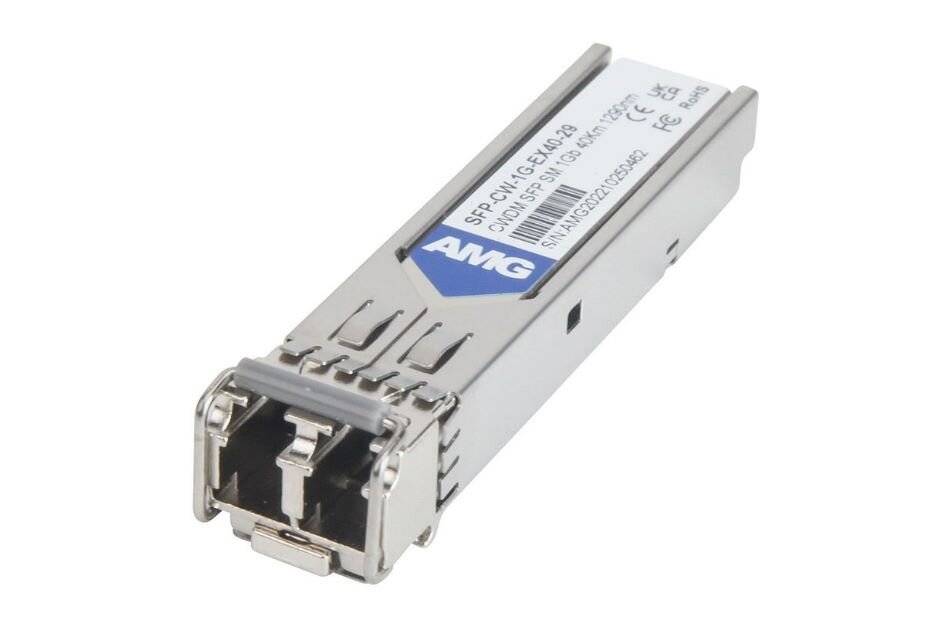 Faseroptisches Transceiver-Modul mit Metallgehäuse und Anschlussport, dargestellt auf weißem Hintergrund.