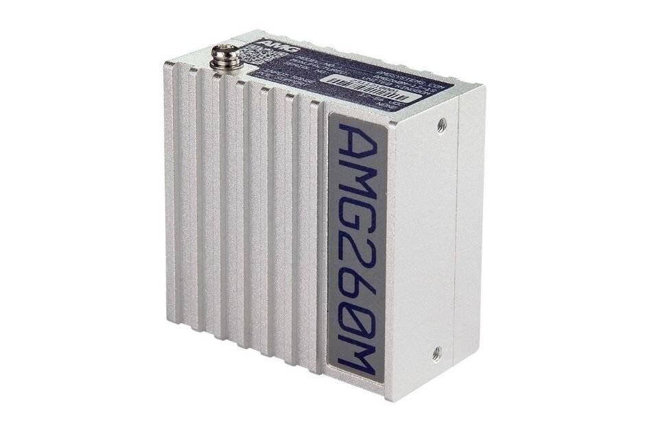 Silbernes elektronisches Modul mit Flossen, das auf weißem Hintergrund mit 'AMG260M' beschriftet ist.