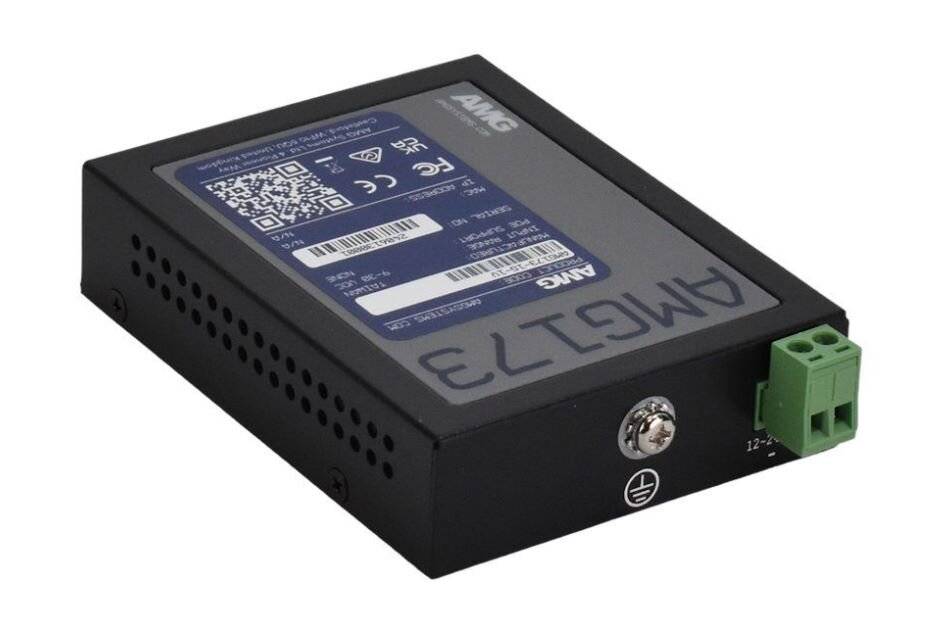 Schwarzes elektronisches Modul AMC7173 mit blauem Etikett, QR-Code, grünem Anschlussverbinder und Masseschraube auf schwarzem Gehäuse.