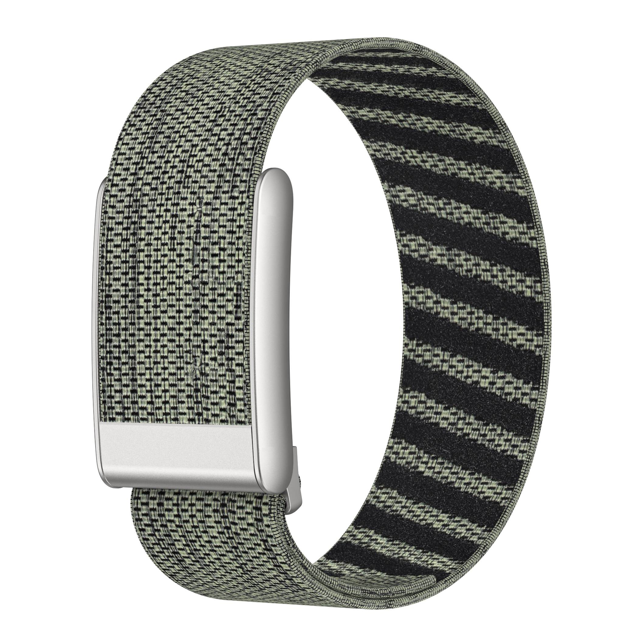 Ein gewebtes grau-schwarzes Fitness-Armband mit einer Metallschnalle, gezeigt auf weißem Hintergrund.