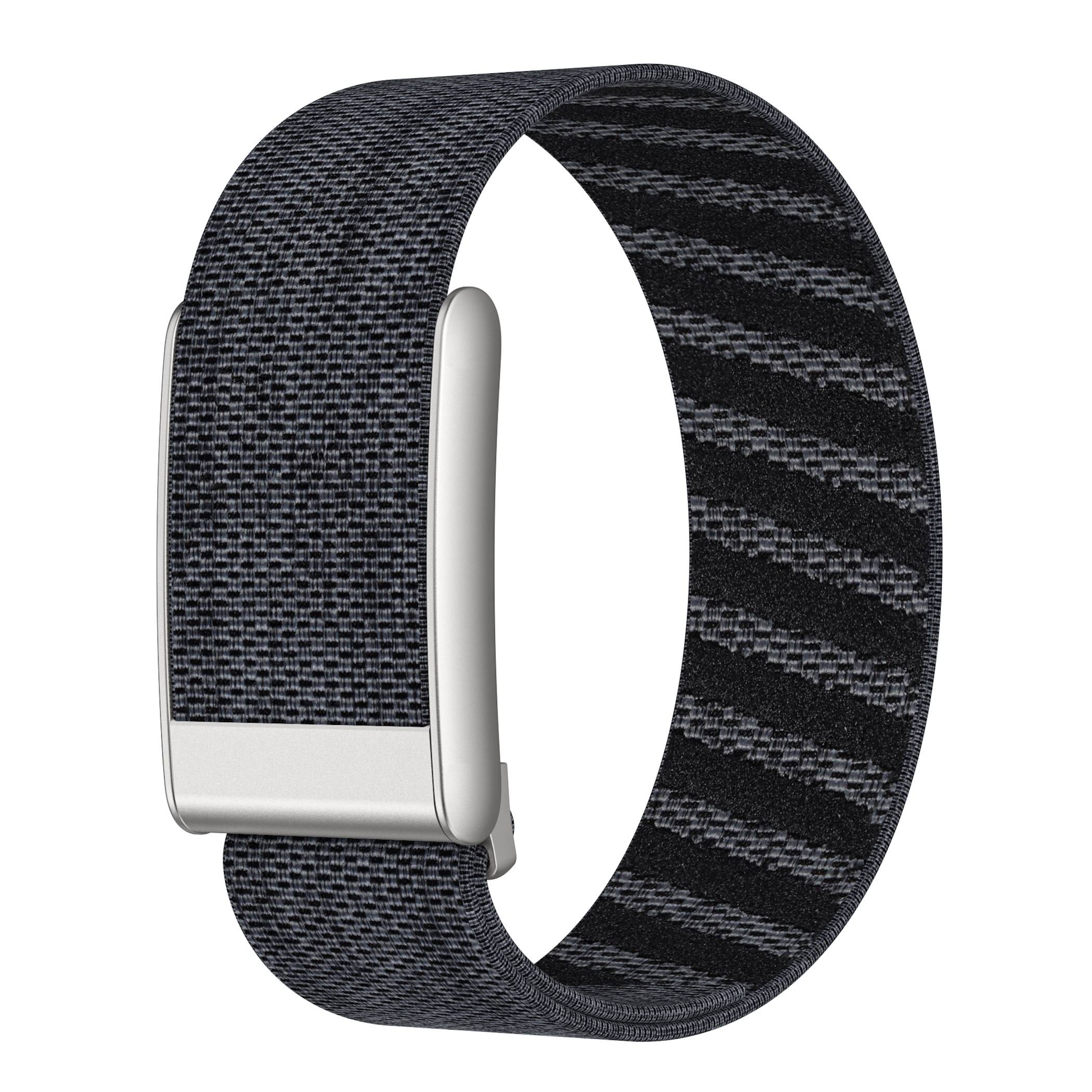 Schwarzes gewebtes Stoffarmband mit einer silbernen rechteckigen Schließe, gezeigt auf einem einfachen Hintergrund.
