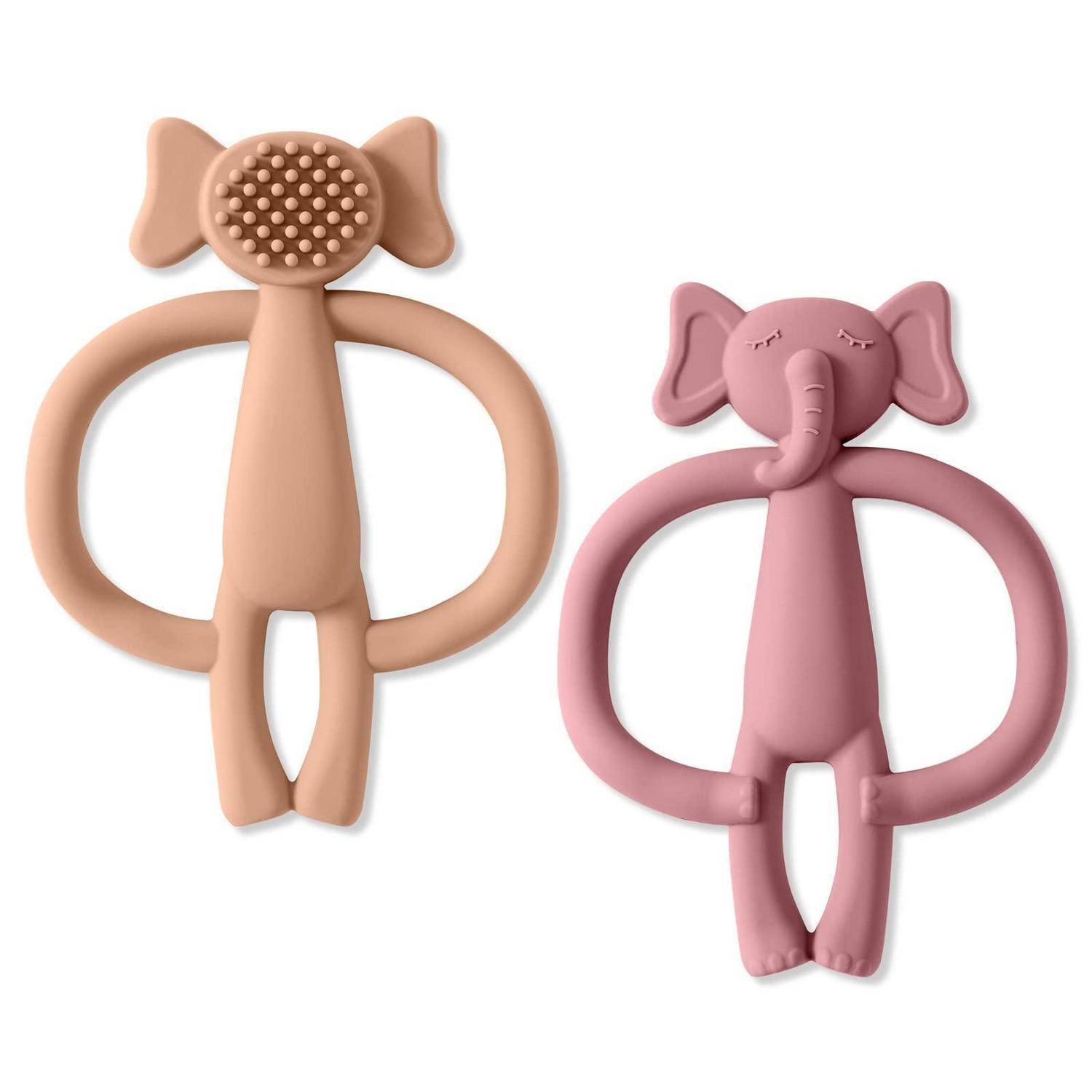 Zwei elefantenförmige Zahnungsspielzeuge für Babys, eines in Pfirsich und eines in Rosa, mit Ringkörpern mit Schlaufen und strukturierten Köpfen auf weißem Hintergrund.