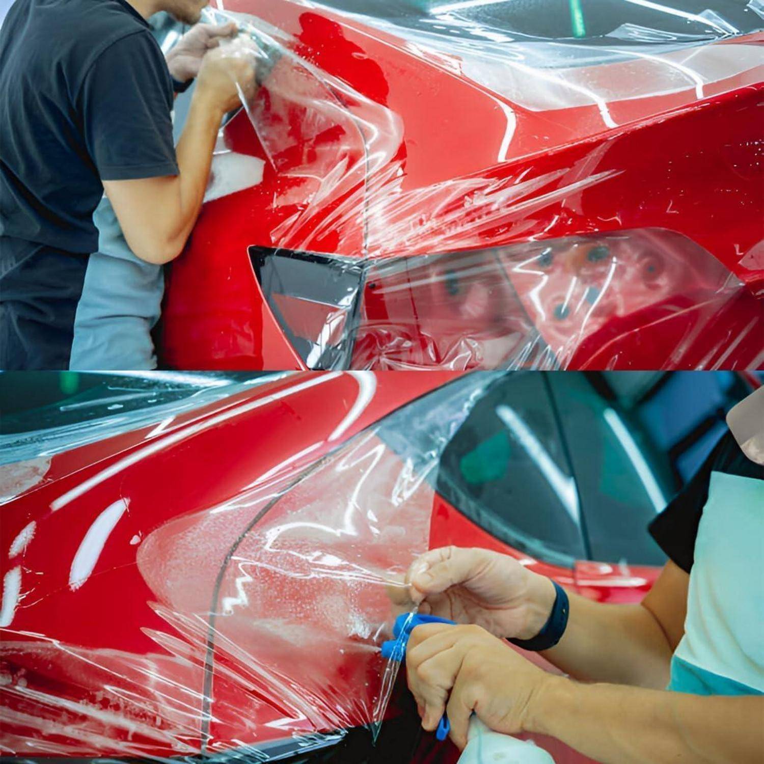 Eine Person bringt eine transparente Schutzfolie auf dem hinteren Kotflügel eines roten Autos an und glättet und schneidet die Folie von Hand zu.