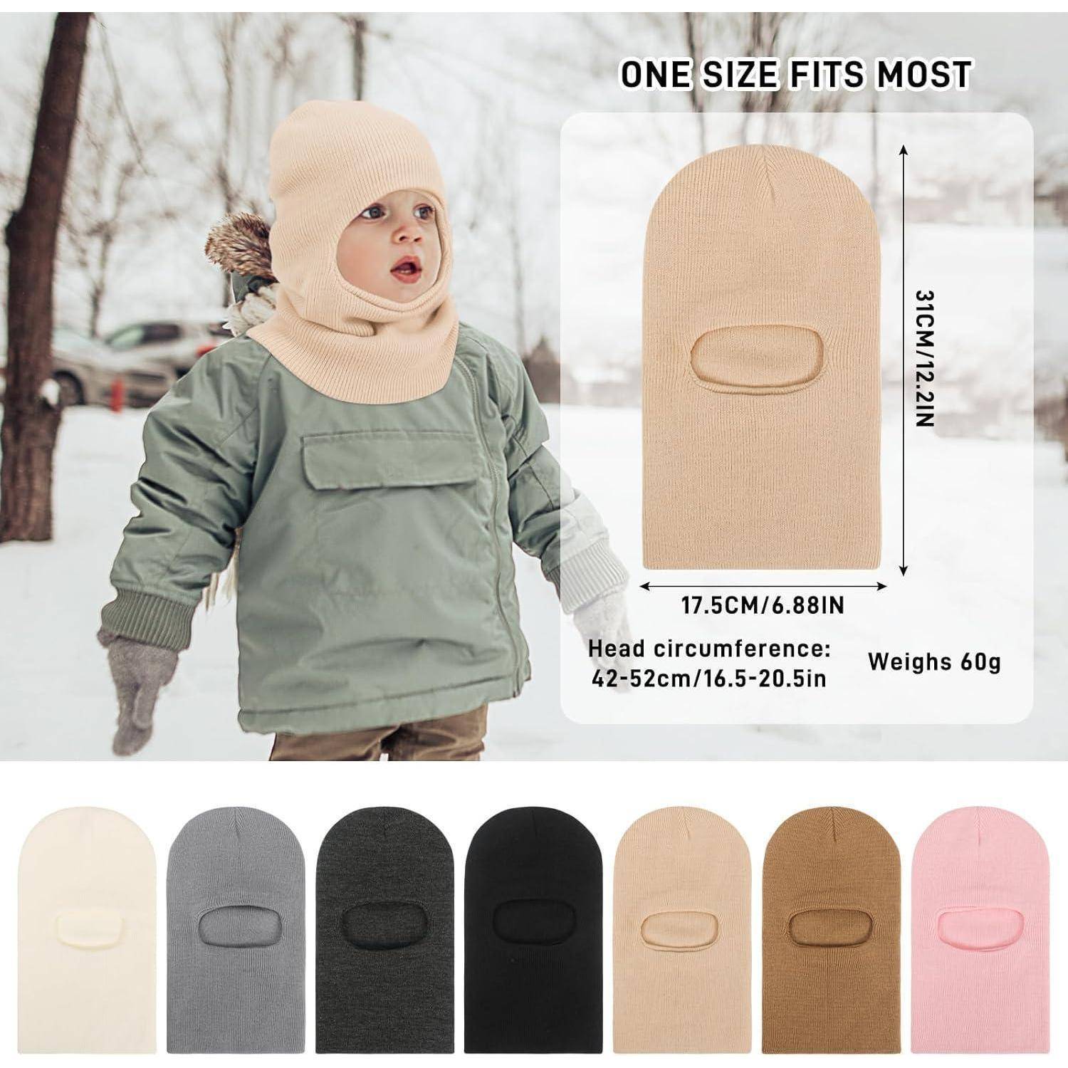 Produktbild eines Kindes mit einer beigen Winterbalaclava; Ausschnitt zeigt die Größe „Einheitsgröße passt den meisten