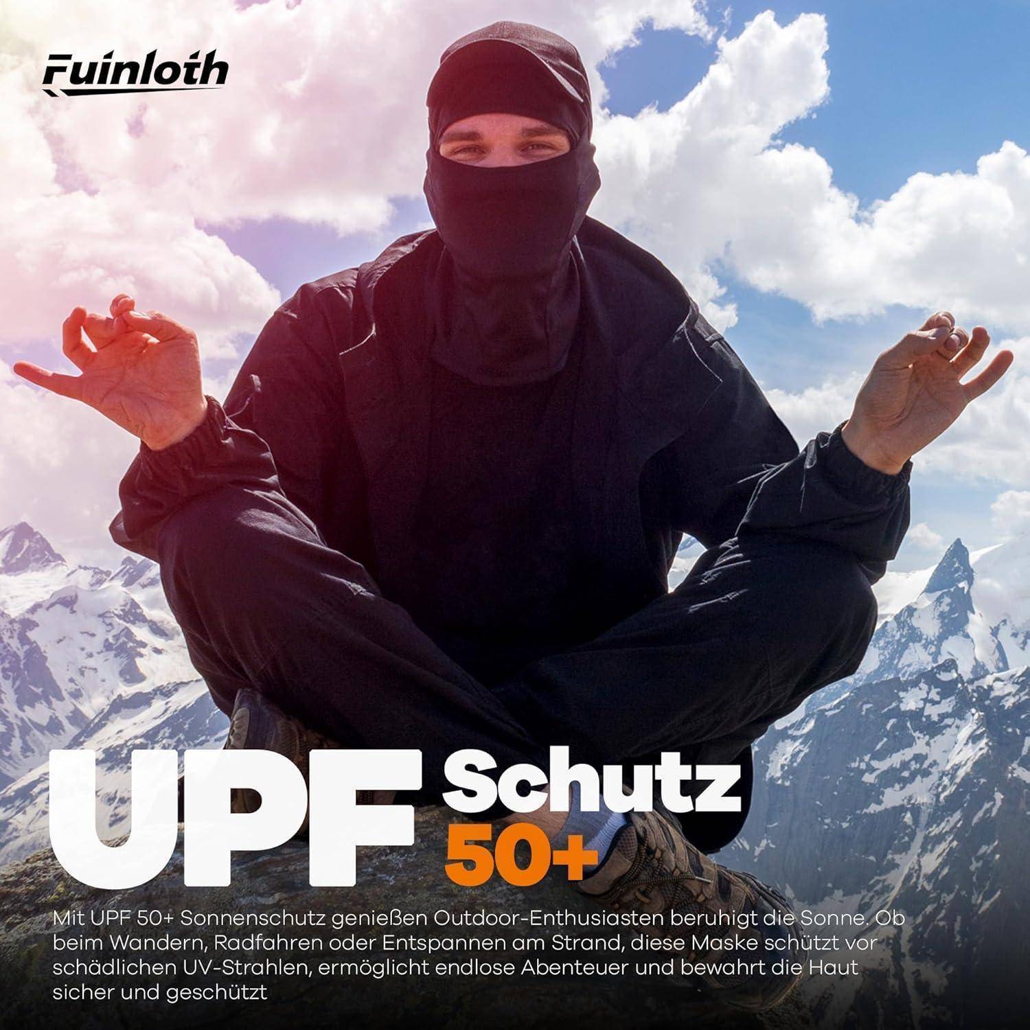 Maskierter Skifahrer in schwarzer Winterausrüstung sitzt mit gekreuzten Beinen auf schneebedeckten Bergen unter einem sonnigen Himmel; Anzeigentext lautet „UPF-Schutz 50+