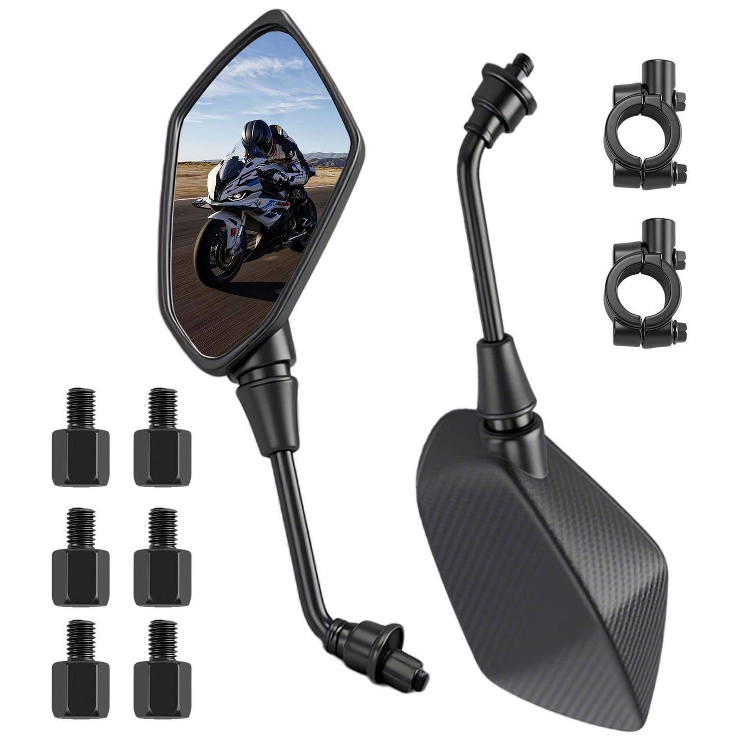 Motorrad-Rückspiegel und Montagehardware-Set, gezeigt mit einem Spiegel, der einen Fahrer auf einem Motorrad reflektiert, und mehreren Adapterklemmen und Bolzen.