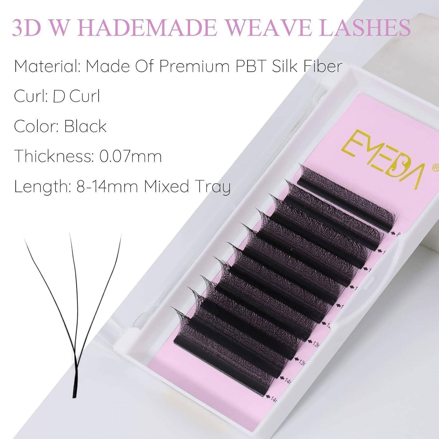 Produktbild von handgefertigten 3D-Flechterei-Wimpernverlängerungen in einem Tablett; Text listet Premium-PBT-Seide, D-Curl, Schwarz, 0,07 mm und 8-14 mm gemischte Längen auf.