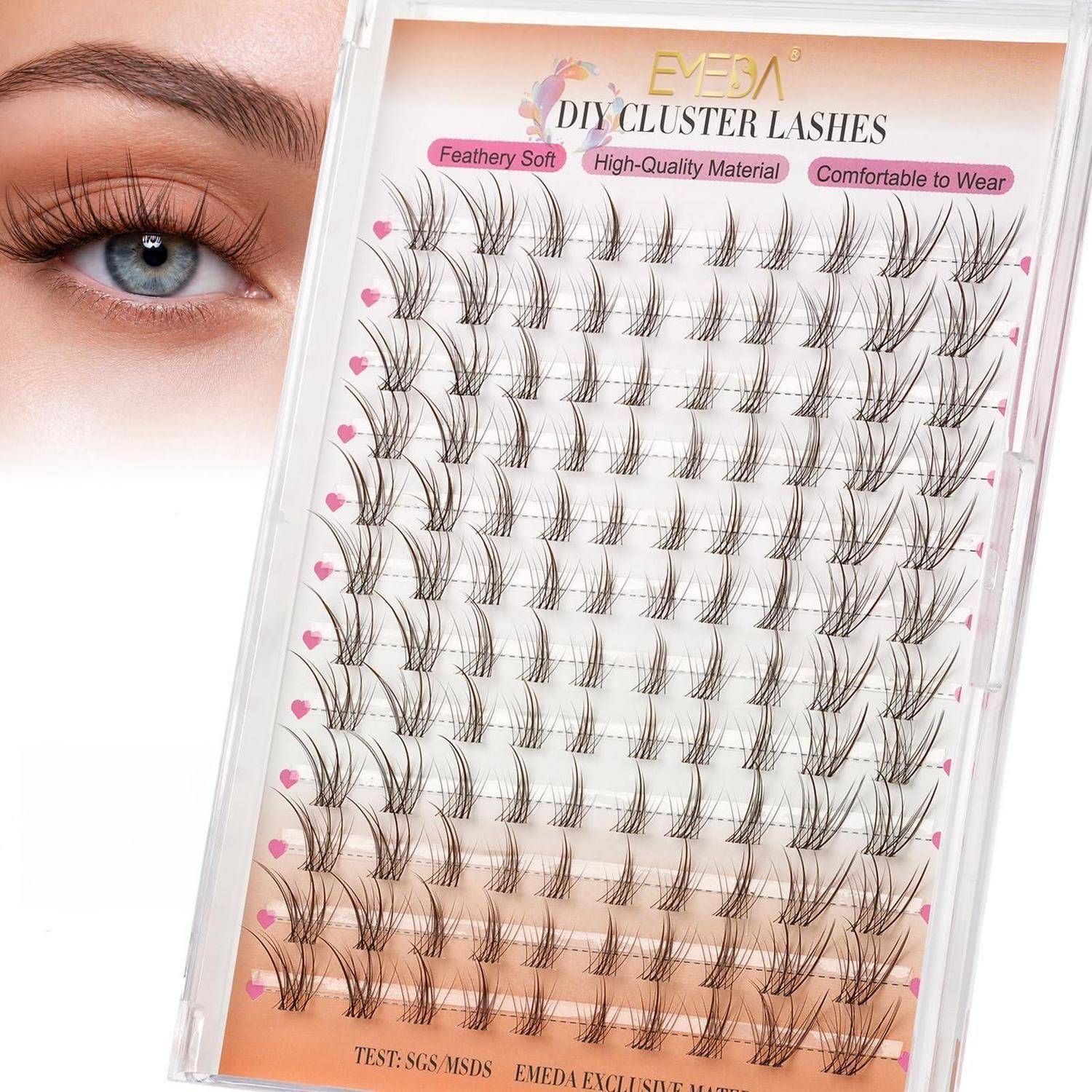 Kunststoffbehälter von Emeda DIY Cluster-Wimpern mit Reihen von künstlichen Wimpern und einer Modellauge-Vorschau auf der linken Seite.